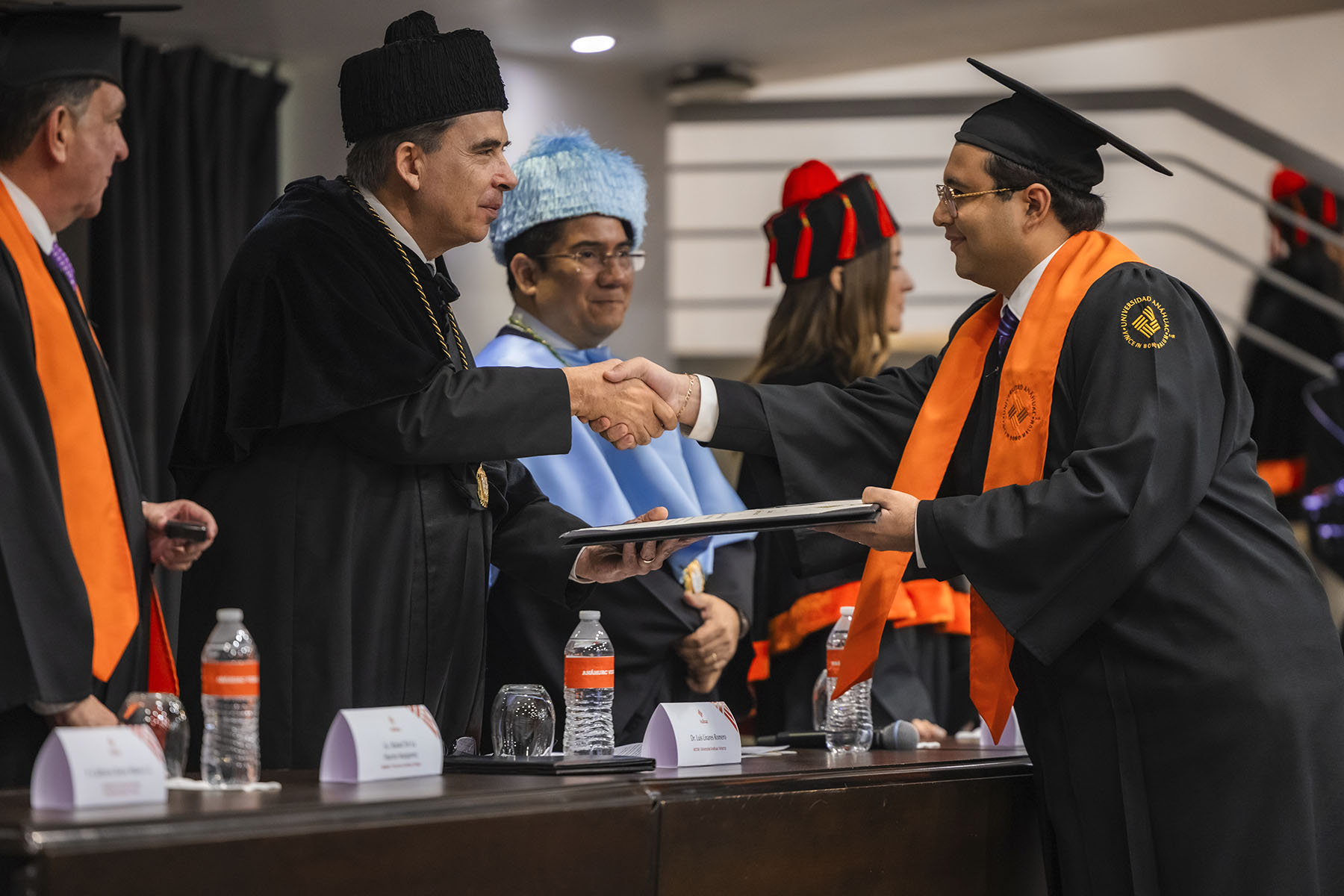 12 / 87 - Ceremonia Solemne de Conferimiento de Grado 12 / 87 - Ceremonia Solemne de Conferimiento de Grado