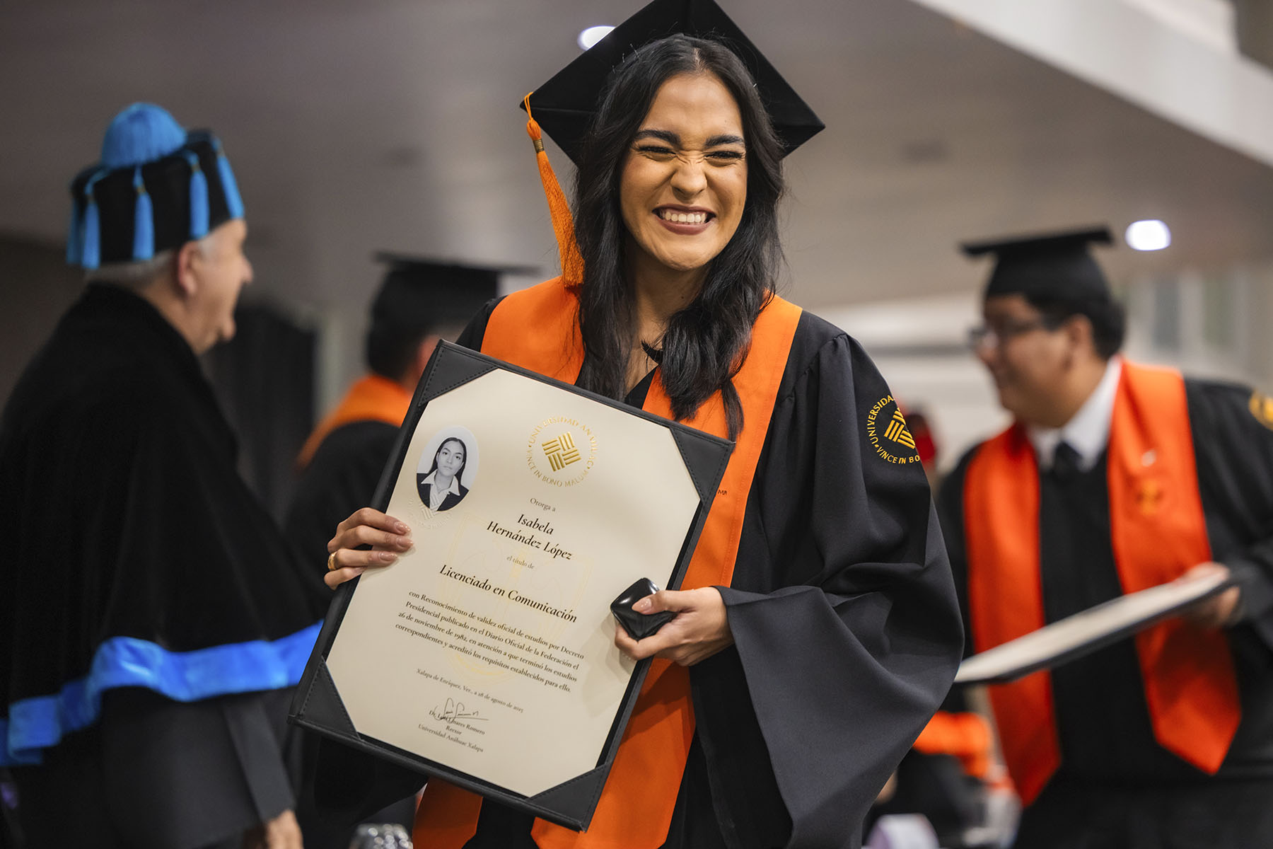 16 / 87 - Ceremonia Solemne de Conferimiento de Grado 16 / 87 - Ceremonia Solemne de Conferimiento de Grado