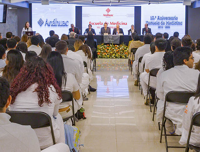 La Escuela de Medicina Celebra 10 A&ntilde;os de Excelencia, Vocaci&oacute;n y Liderazgo de Acci&oacute;n Positiva