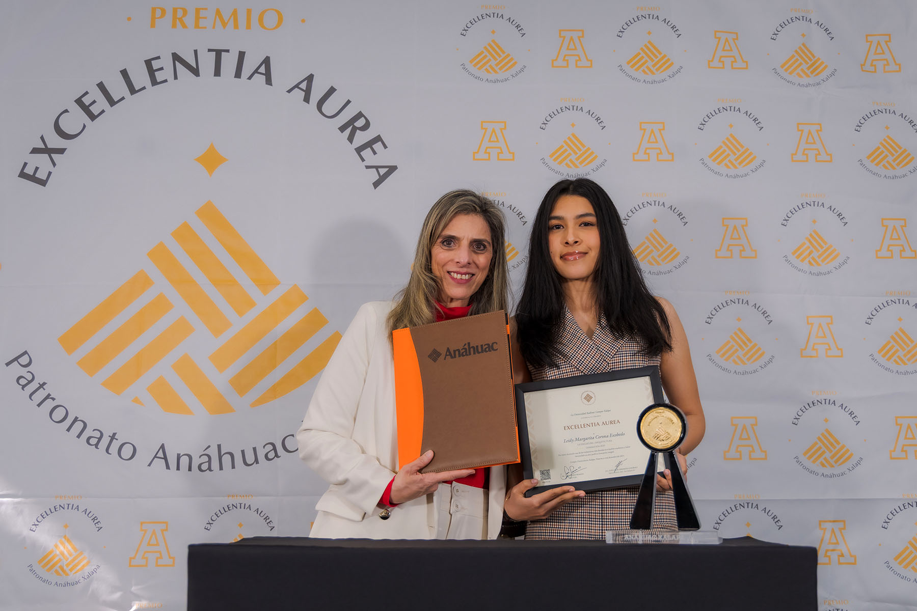 35 / 53 - La Excelencia que Trasciende: Entrega del Premio Excellentia Aurea en el Campus Xalapa 35 / 53 - La Excelencia que Trasciende: Entrega del Premio Excellentia Aurea en el Campus Xalapa