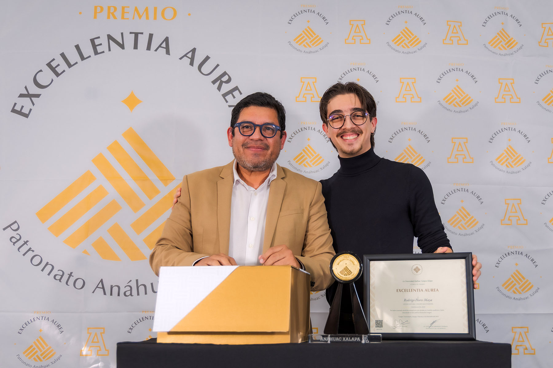 37 / 53 - La Excelencia que Trasciende: Entrega del Premio Excellentia Aurea en el Campus Xalapa 37 / 53 - La Excelencia que Trasciende: Entrega del Premio Excellentia Aurea en el Campus Xalapa