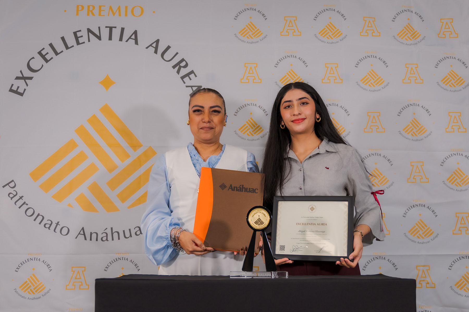 38 / 53 - La Excelencia que Trasciende: Entrega del Premio Excellentia Aurea en el Campus Xalapa 38 / 53 - La Excelencia que Trasciende: Entrega del Premio Excellentia Aurea en el Campus Xalapa