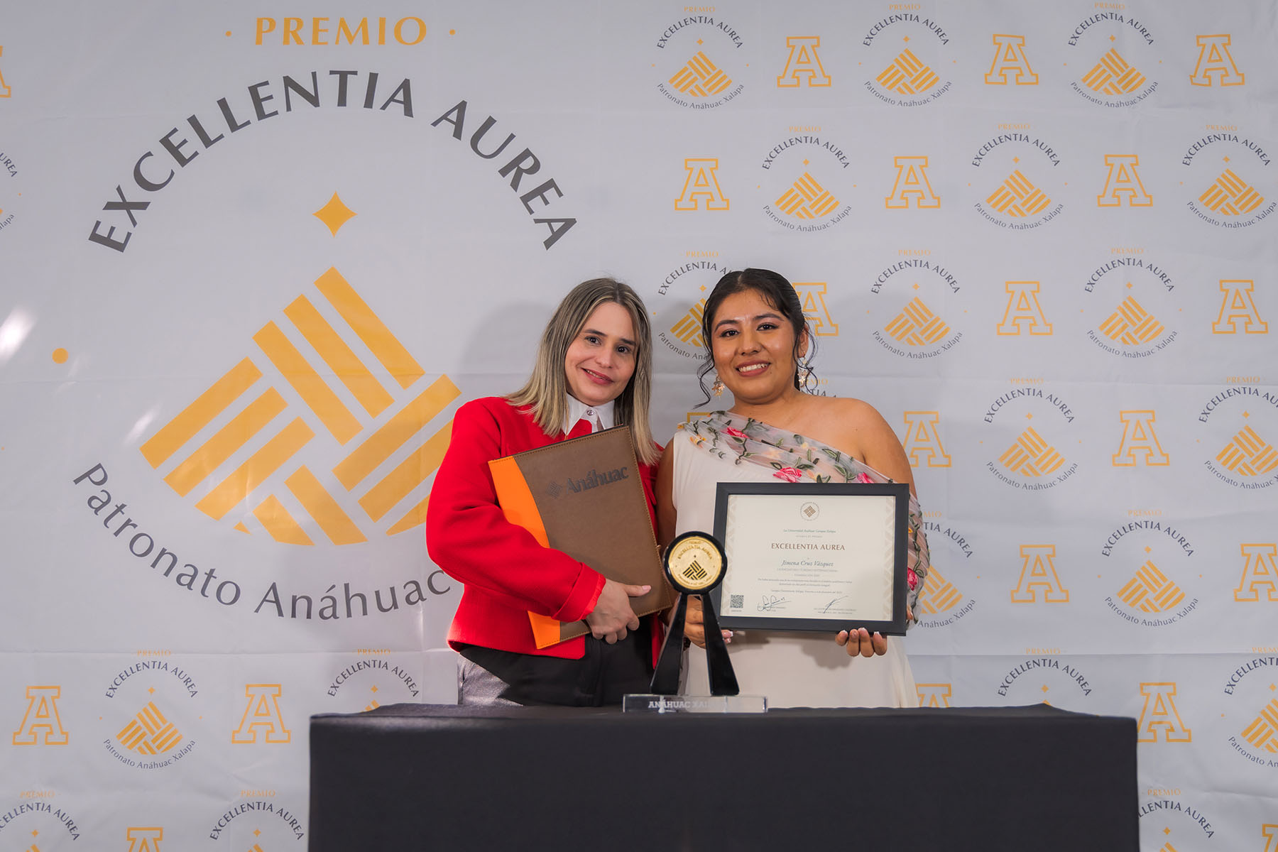 44 / 53 - La Excelencia que Trasciende: Entrega del Premio Excellentia Aurea en el Campus Xalapa 44 / 53 - La Excelencia que Trasciende: Entrega del Premio Excellentia Aurea en el Campus Xalapa