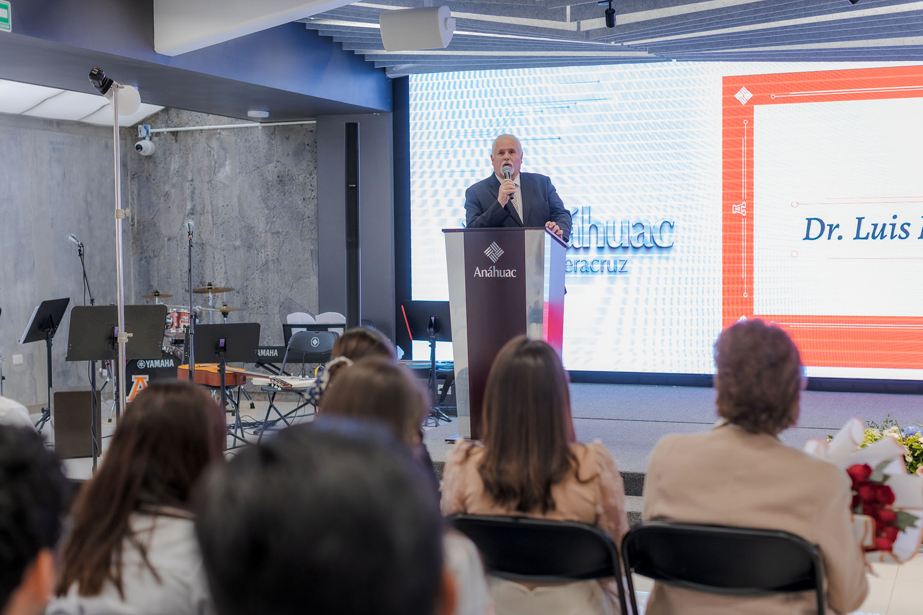 17 / 22 - Homenaje al Dr. Luis Manuel Flores Frías en el Marco del Día del Médico 17 / 22 - Homenaje al Dr. Luis Manuel Flores Frías en el Marco del Día del Médico