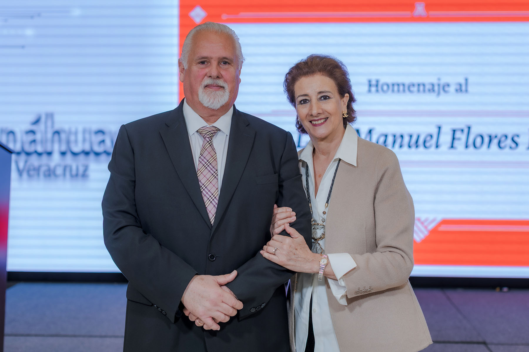 22 / 22 - Homenaje al Dr. Luis Manuel Flores Frías en el Marco del Día del Médico 22 / 22 - Homenaje al Dr. Luis Manuel Flores Frías en el Marco del Día del Médico