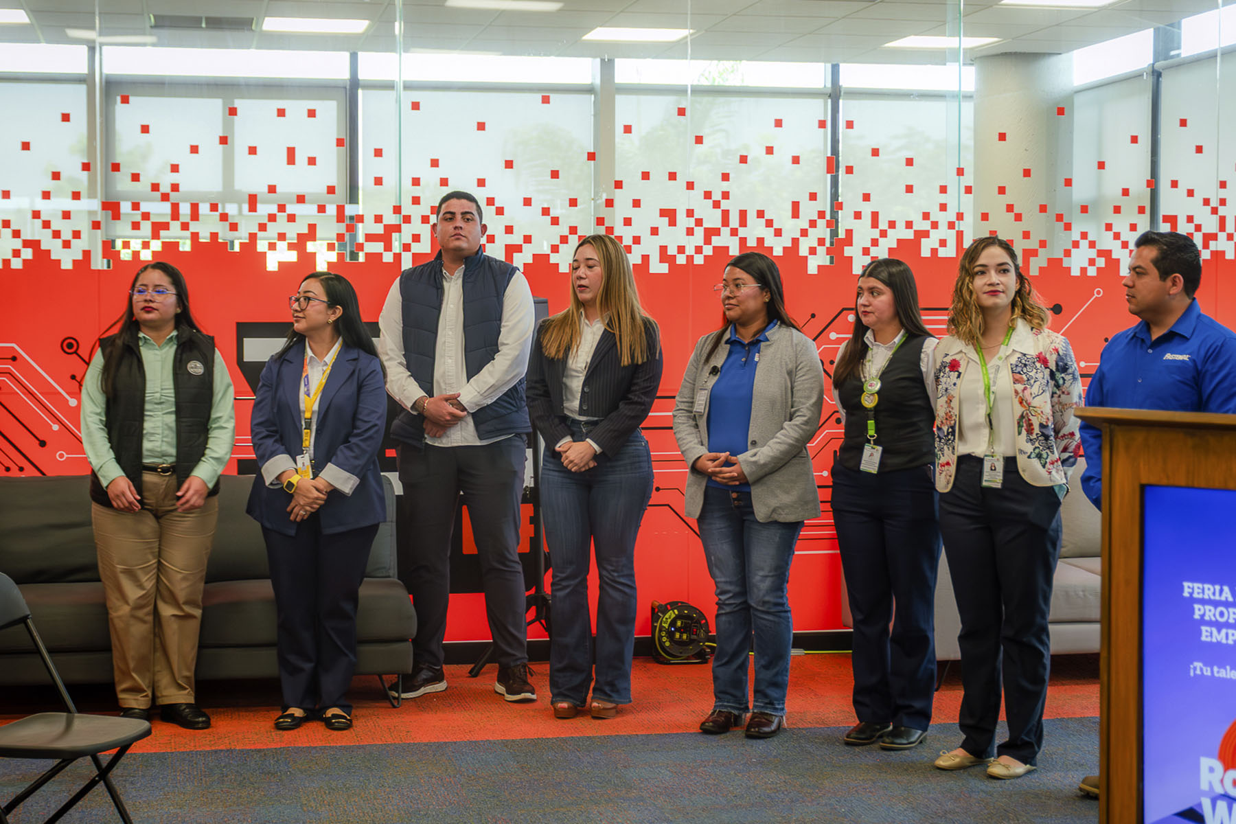 10 / 40 - Road2Work: Conecta a Más de 230 Estudiantes con el Mercado Laboral 10 / 40 - Road2Work: Conecta a Más de 230 Estudiantes con el Mercado Laboral