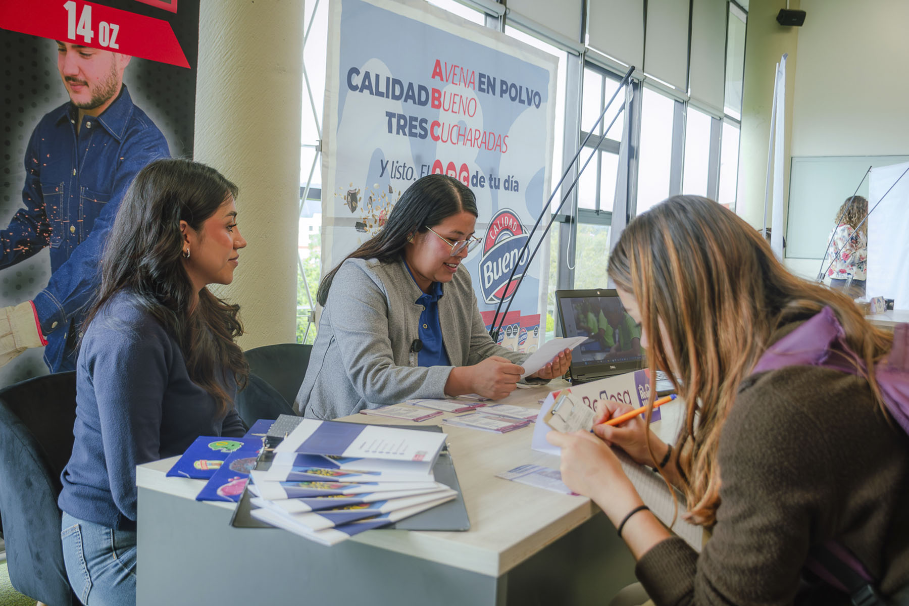 21 / 40 - Road2Work: Conecta a Más de 230 Estudiantes con el Mercado Laboral 21 / 40 - Road2Work: Conecta a Más de 230 Estudiantes con el Mercado Laboral