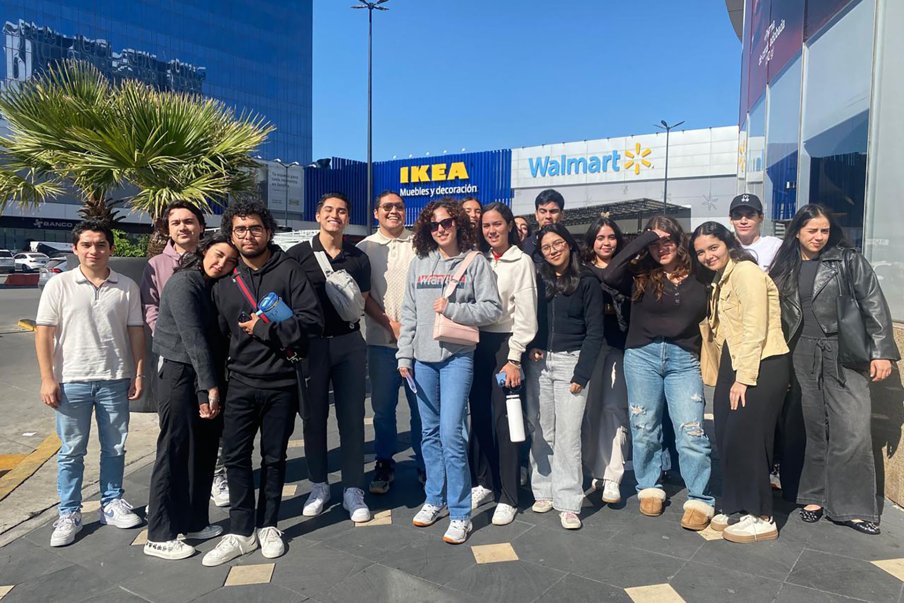 1 / 6 - Visita Académica a IKEA Puebla 1 / 6 - Visita Académica a IKEA Puebla