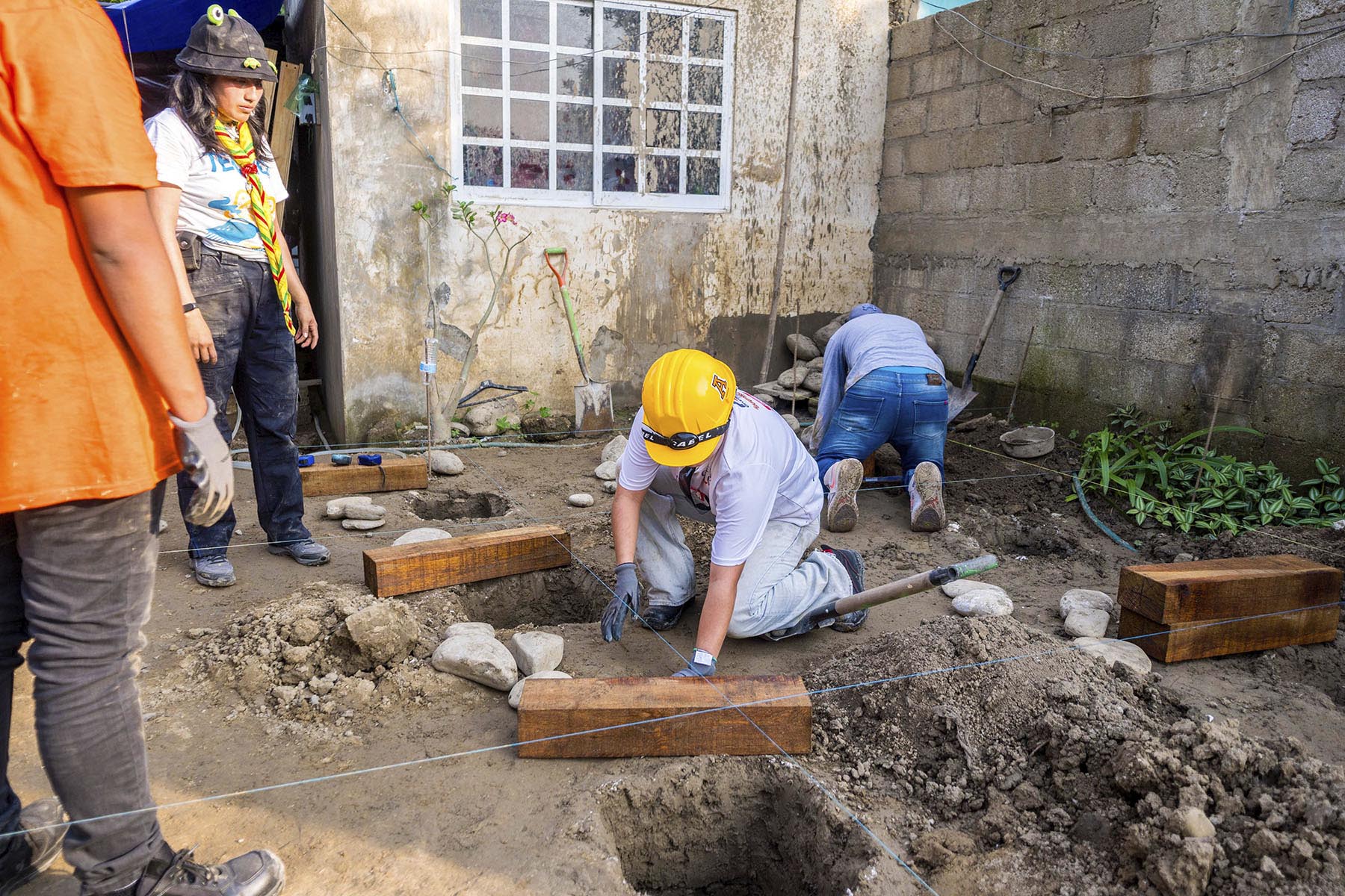 15 / 50 - ASUA Reconstruye 15 / 50 - ASUA Reconstruye