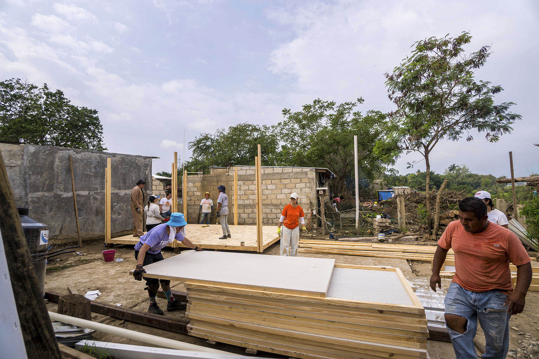 23 / 50 - ASUA Reconstruye 23 / 50 - ASUA Reconstruye