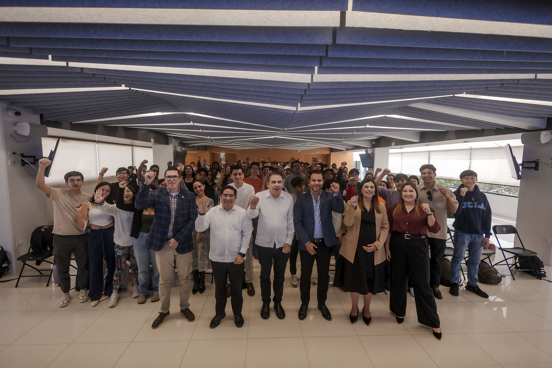 16 / 16 - Firma de Convenio con Coastoil Dynamic 16 / 16 - Firma de Convenio con Coastoil Dynamic