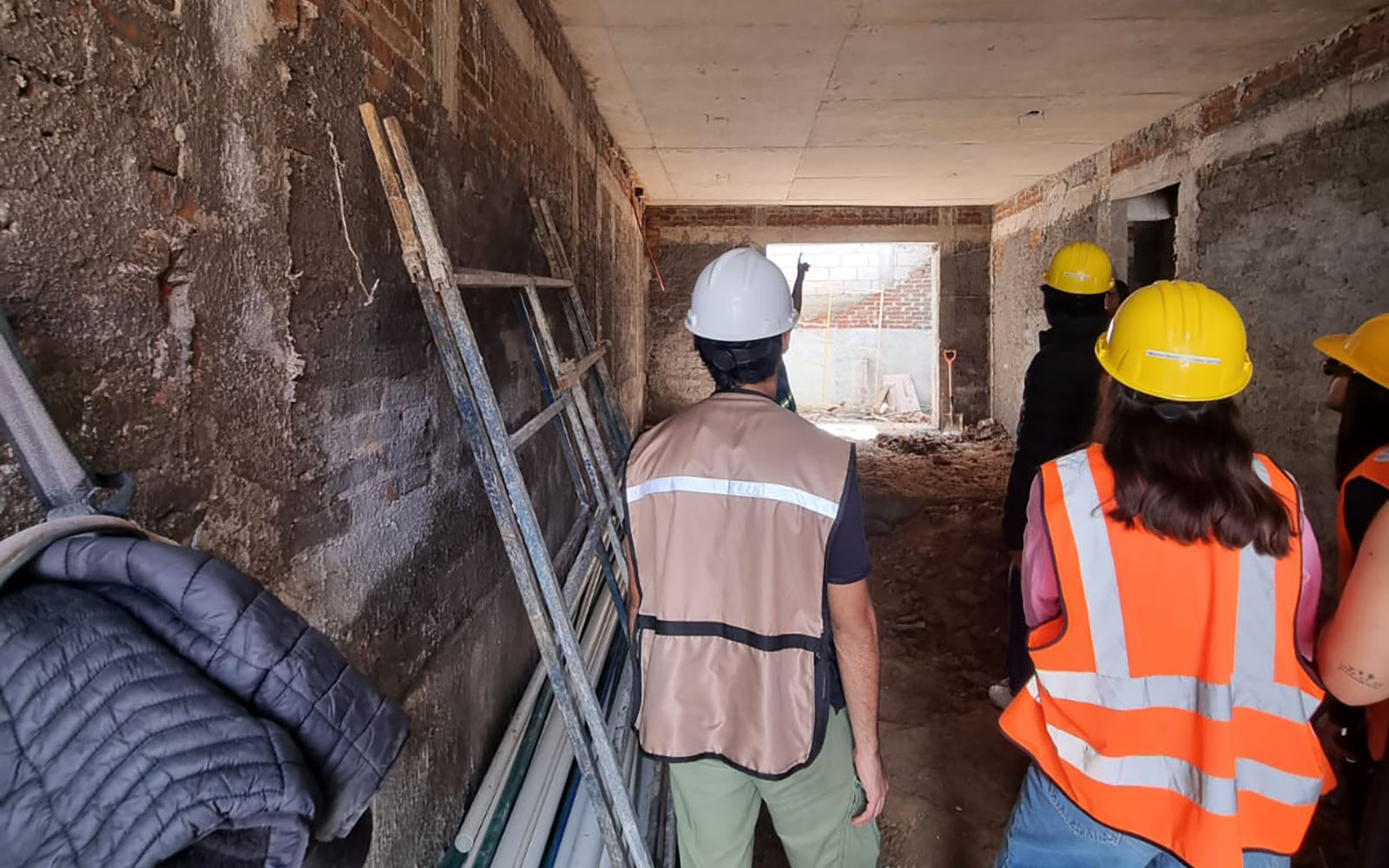 2 / 8 - Prácticas de Campo en la Asignatura de Edificación Media 2 / 8 - Prácticas de Campo en la Asignatura de Edificación Media