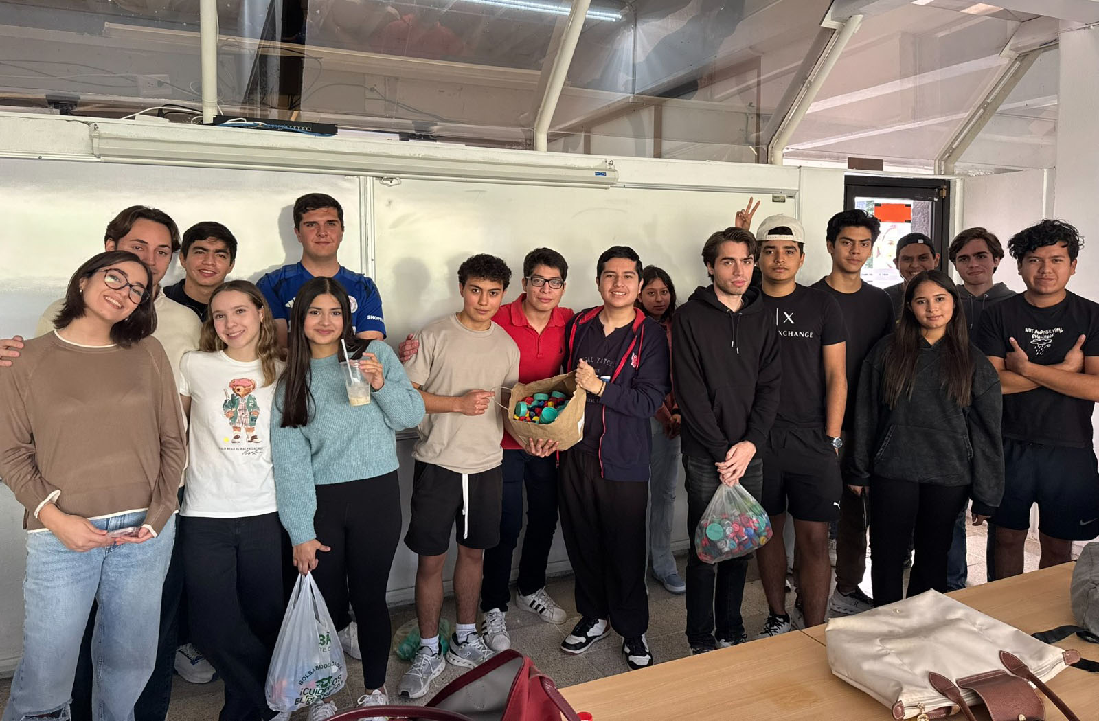 6 / 6 - Proyecto Social de Estudiantes de Administración y Dirección de Empresas: Dona Vida 6 / 6 - Proyecto Social de Estudiantes de Administración y Dirección de Empresas: Dona Vida