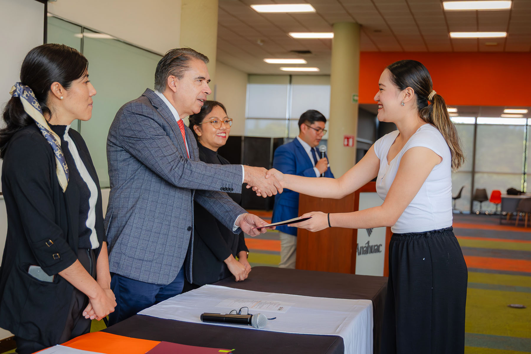 13 / 36 - Entrega de Reconocimientos a los Ganadores del 3.er Concurso de Carteles de 13 / 36 - Entrega de Reconocimientos a los Ganadores del 3.er Concurso de Carteles de