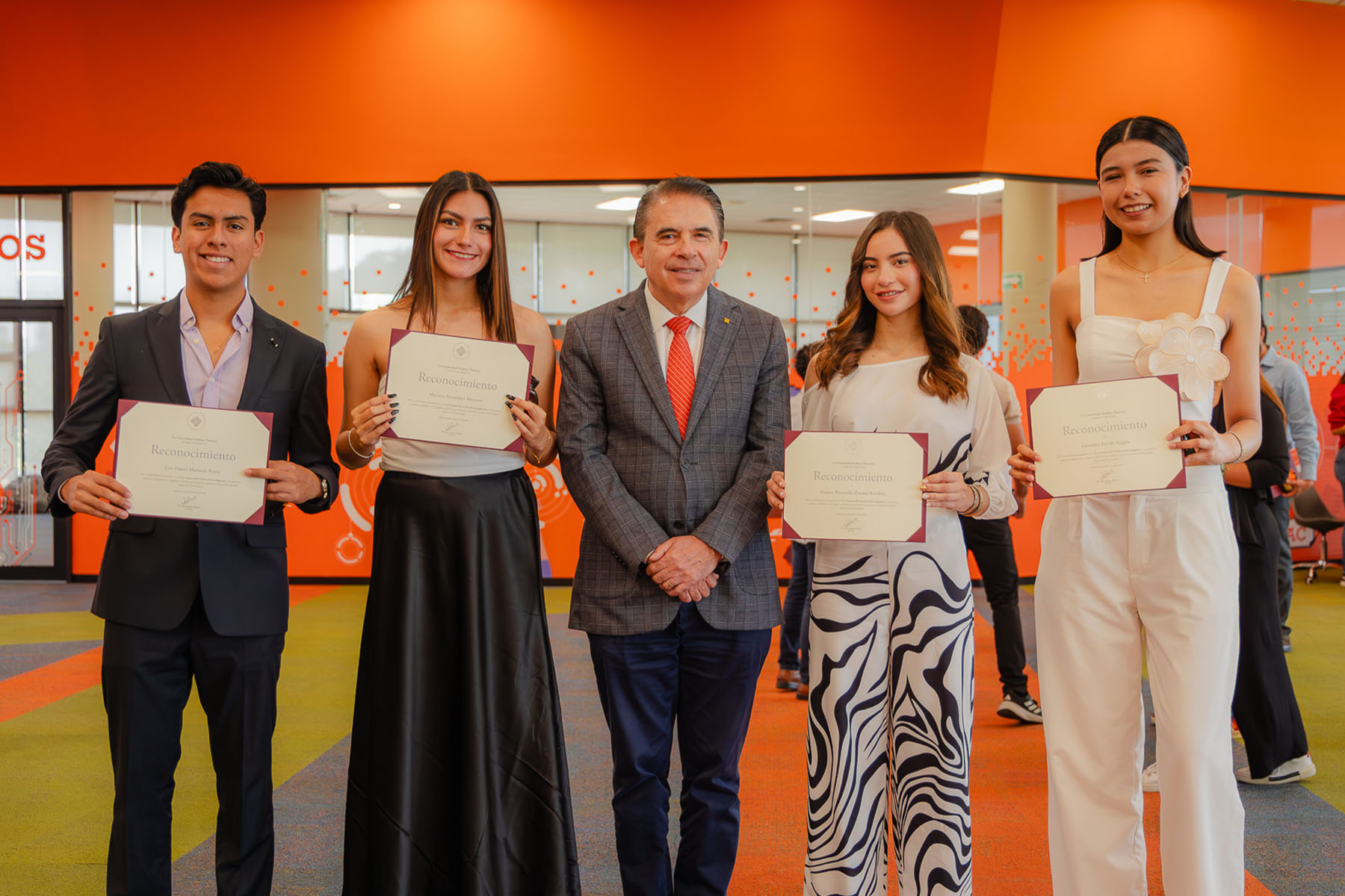 24 / 36 - Entrega de Reconocimientos a los Ganadores del 3.er Concurso de Carteles de 24 / 36 - Entrega de Reconocimientos a los Ganadores del 3.er Concurso de Carteles de