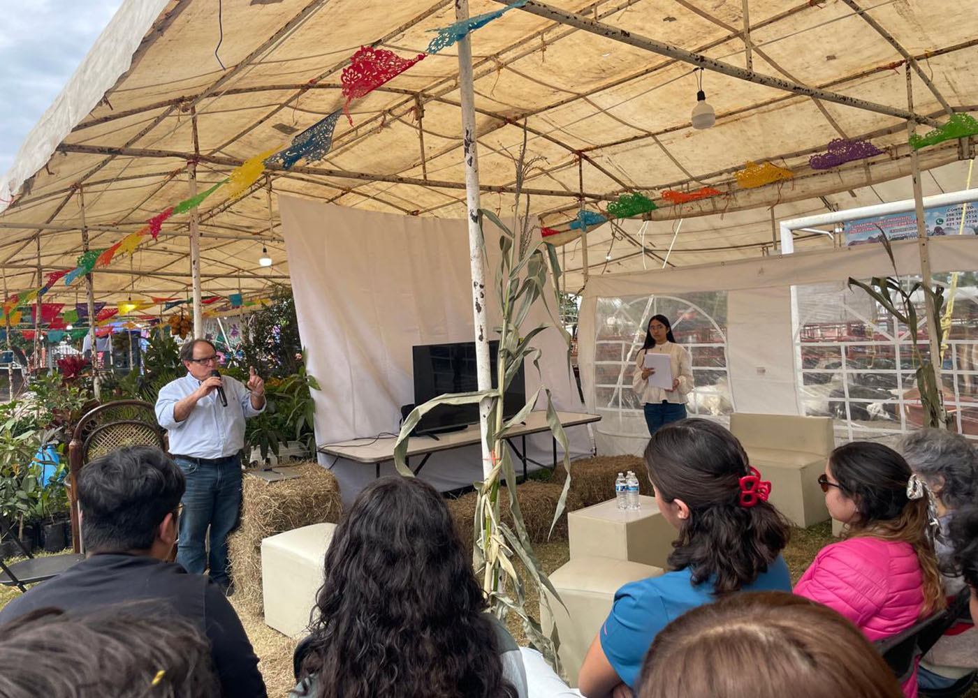 3 / 5 - Estudiantes de Veterinaria Fortalecen su Aprendizaje en la Expo Feria de la Candelaria 3 / 5 - Estudiantes de Veterinaria Fortalecen su Aprendizaje en la Expo Feria de la Candelaria