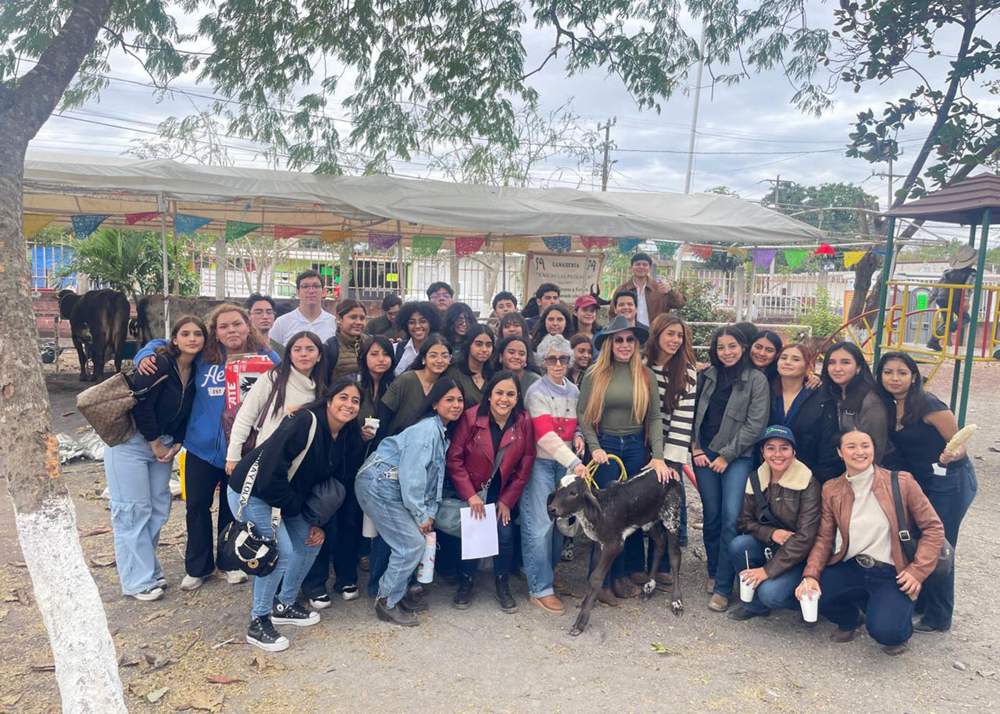 5 / 5 - Estudiantes de Veterinaria Fortalecen su Aprendizaje en la Expo Feria de la Candelaria 5 / 5 - Estudiantes de Veterinaria Fortalecen su Aprendizaje en la Expo Feria de la Candelaria