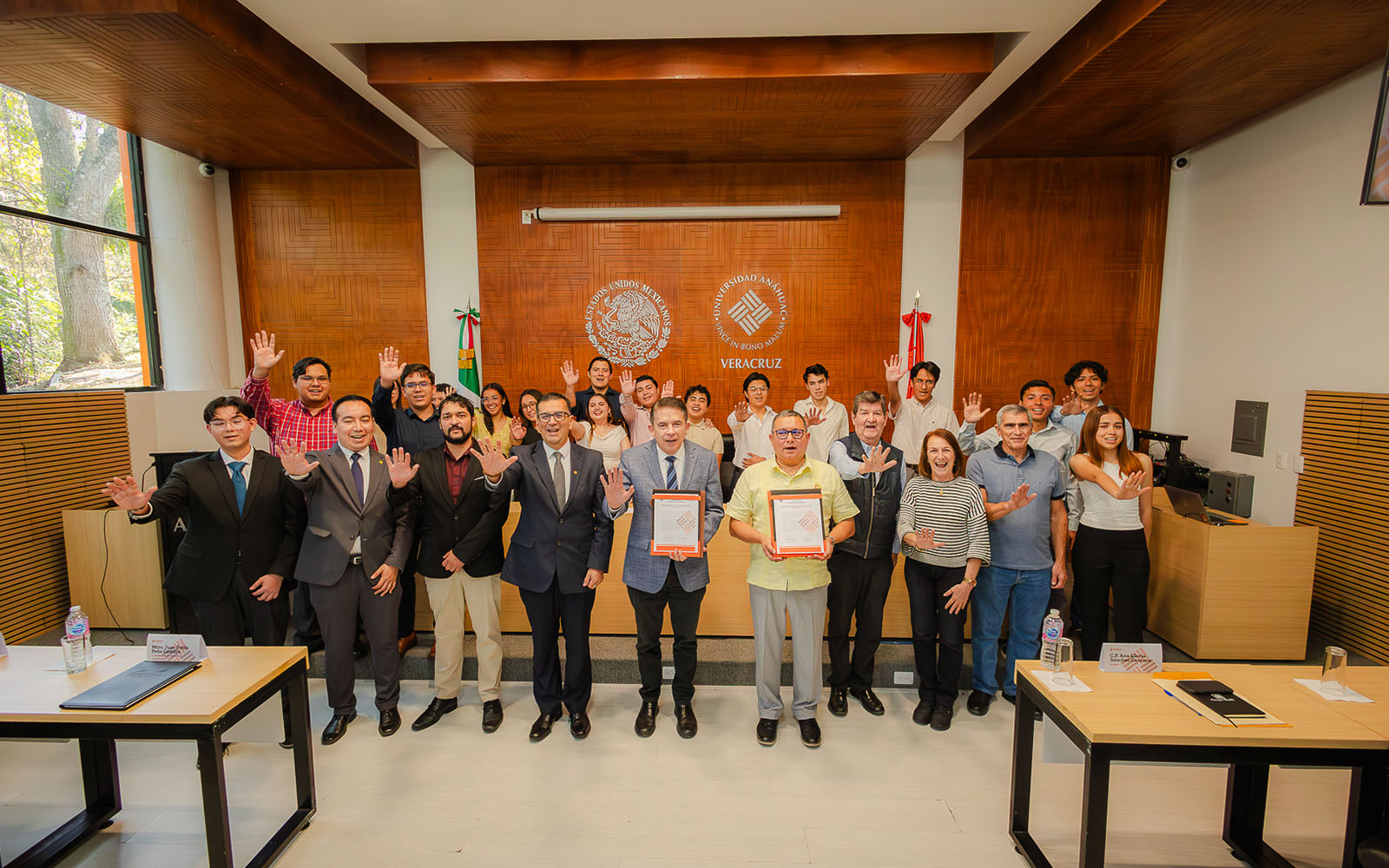 12 / 16 - Ceremonia de Firma de Convenio con CANACINTRA Córdoba 12 / 16 - Ceremonia de Firma de Convenio con CANACINTRA Córdoba