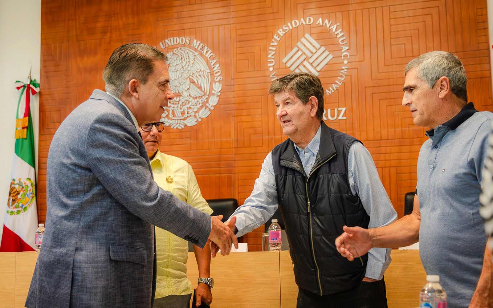 14 / 16 - Ceremonia de Firma de Convenio con CANACINTRA Córdoba 14 / 16 - Ceremonia de Firma de Convenio con CANACINTRA Córdoba