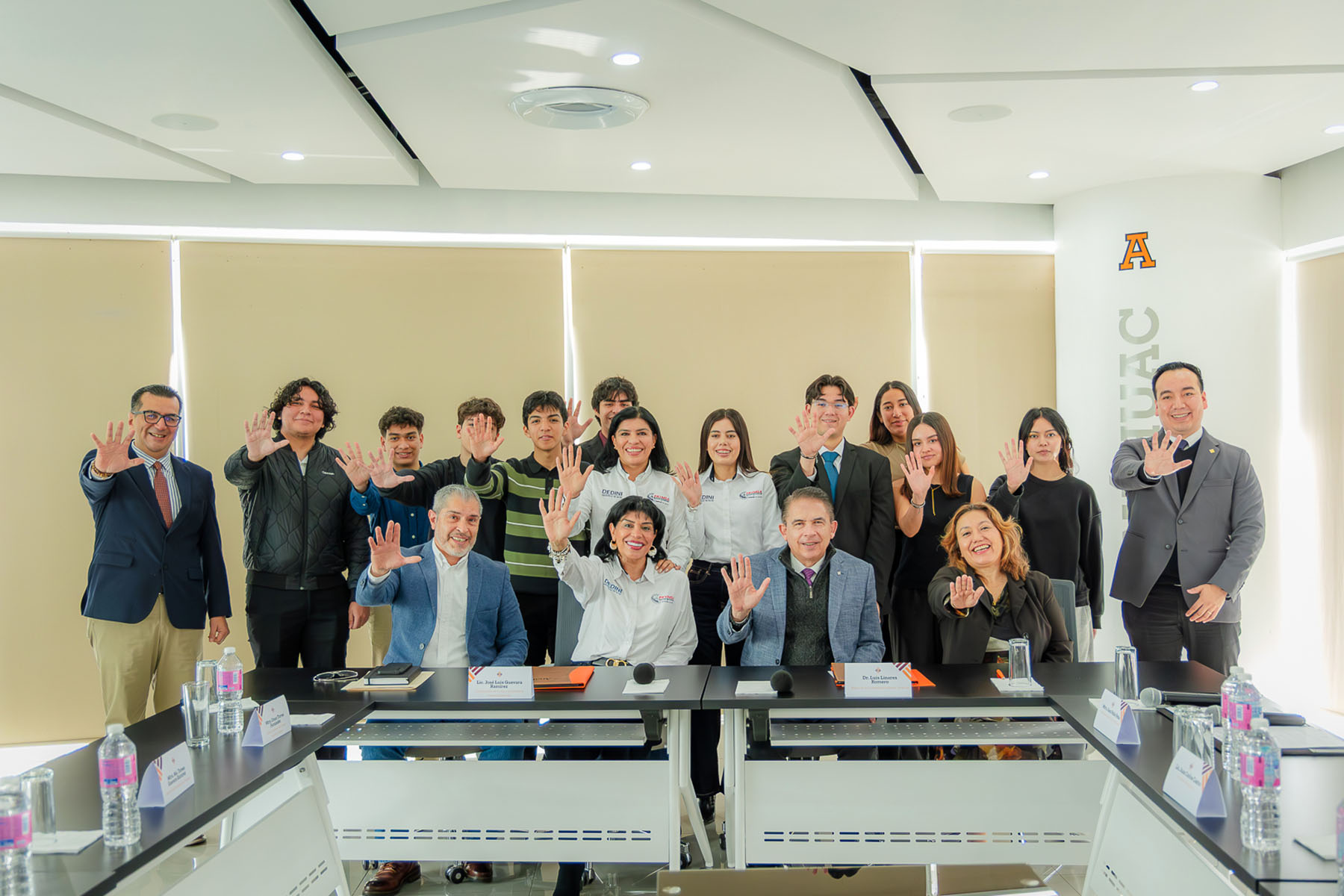 16 / 20 - Firma de Convenio con FRYMSA 16 / 20 - Firma de Convenio con FRYMSA