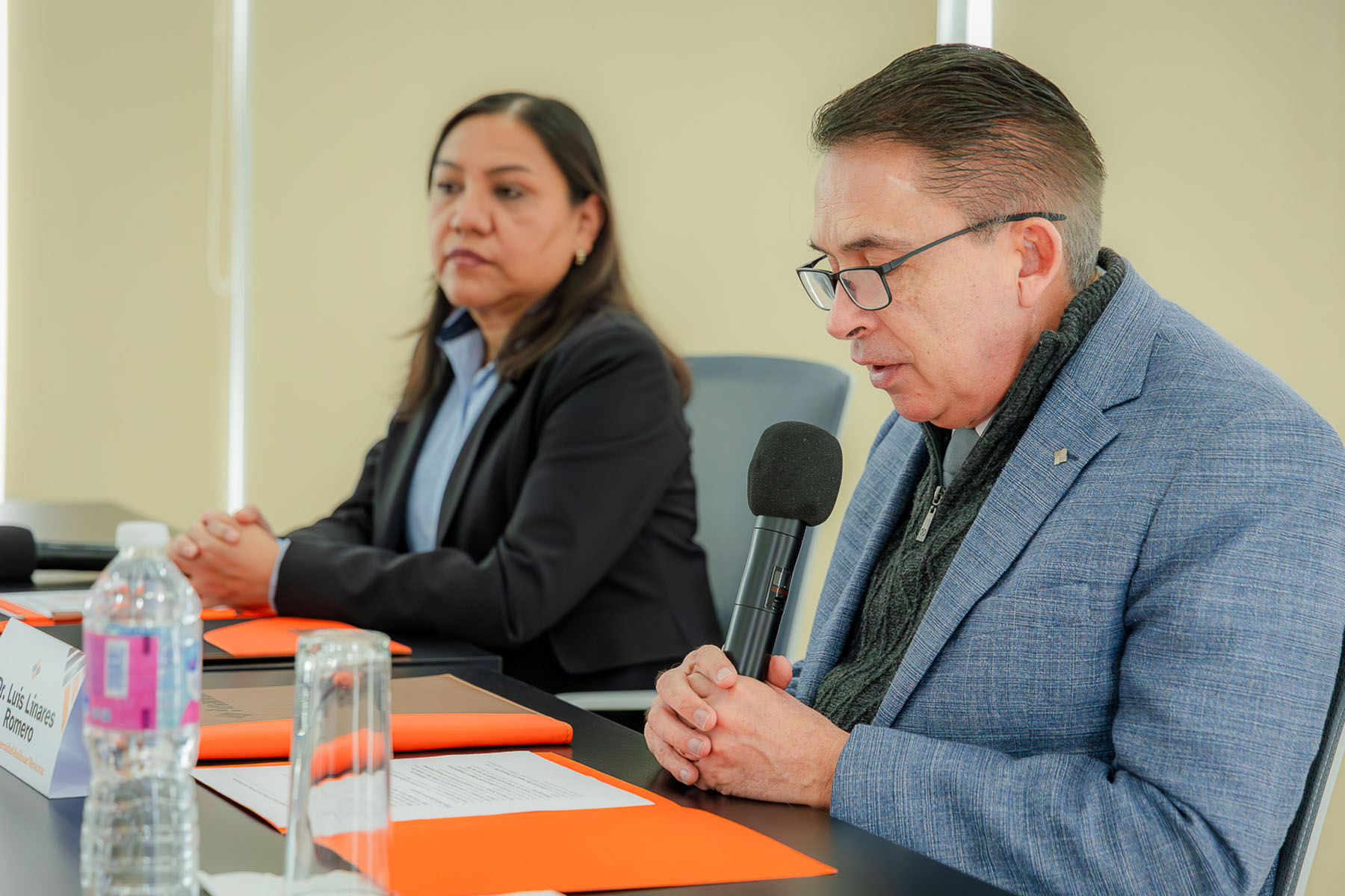 4 / 18 - Firma de Convenio con Rovianda 4 / 18 - Firma de Convenio con Rovianda