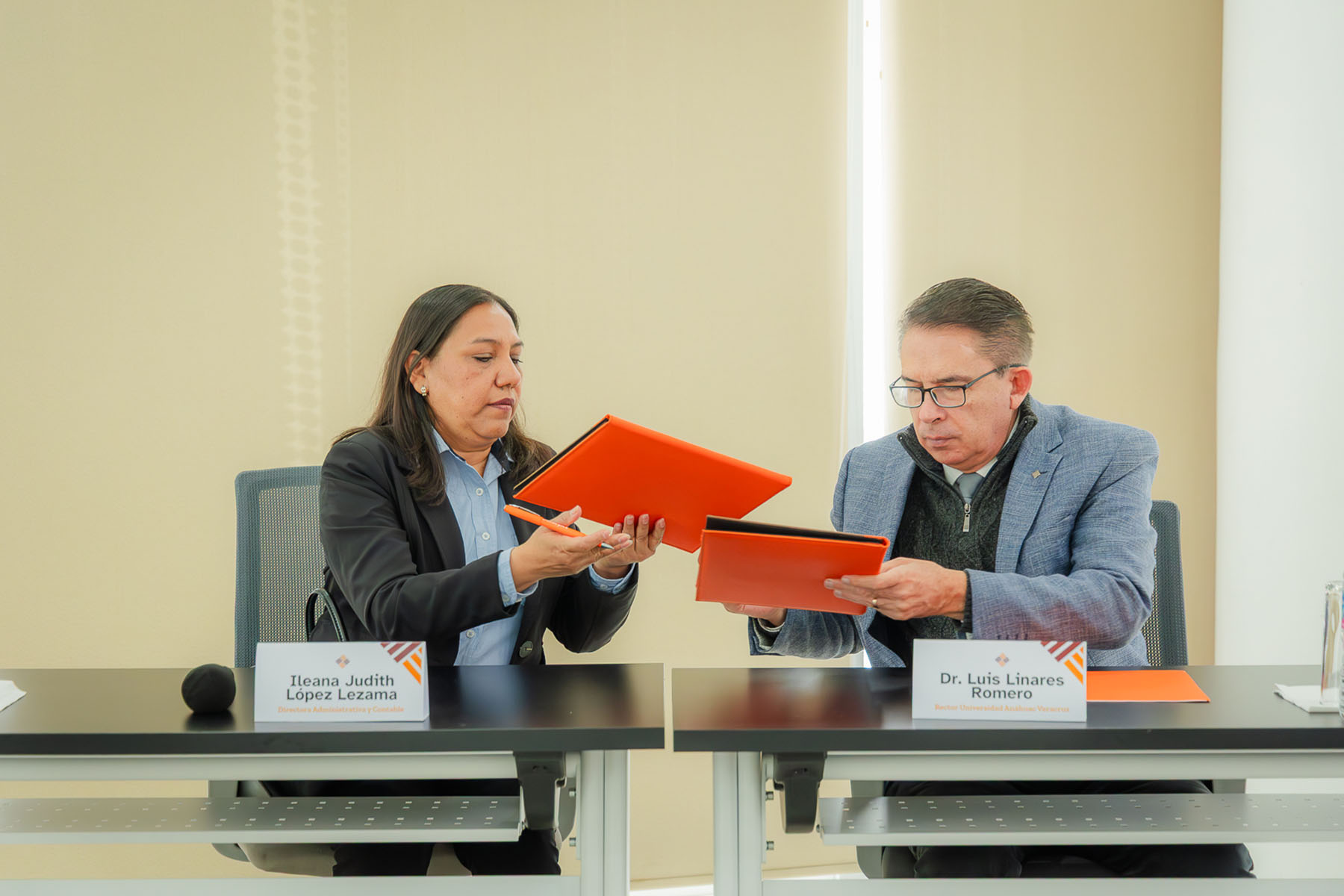 10 / 18 - Firma de Convenio con Rovianda 10 / 18 - Firma de Convenio con Rovianda