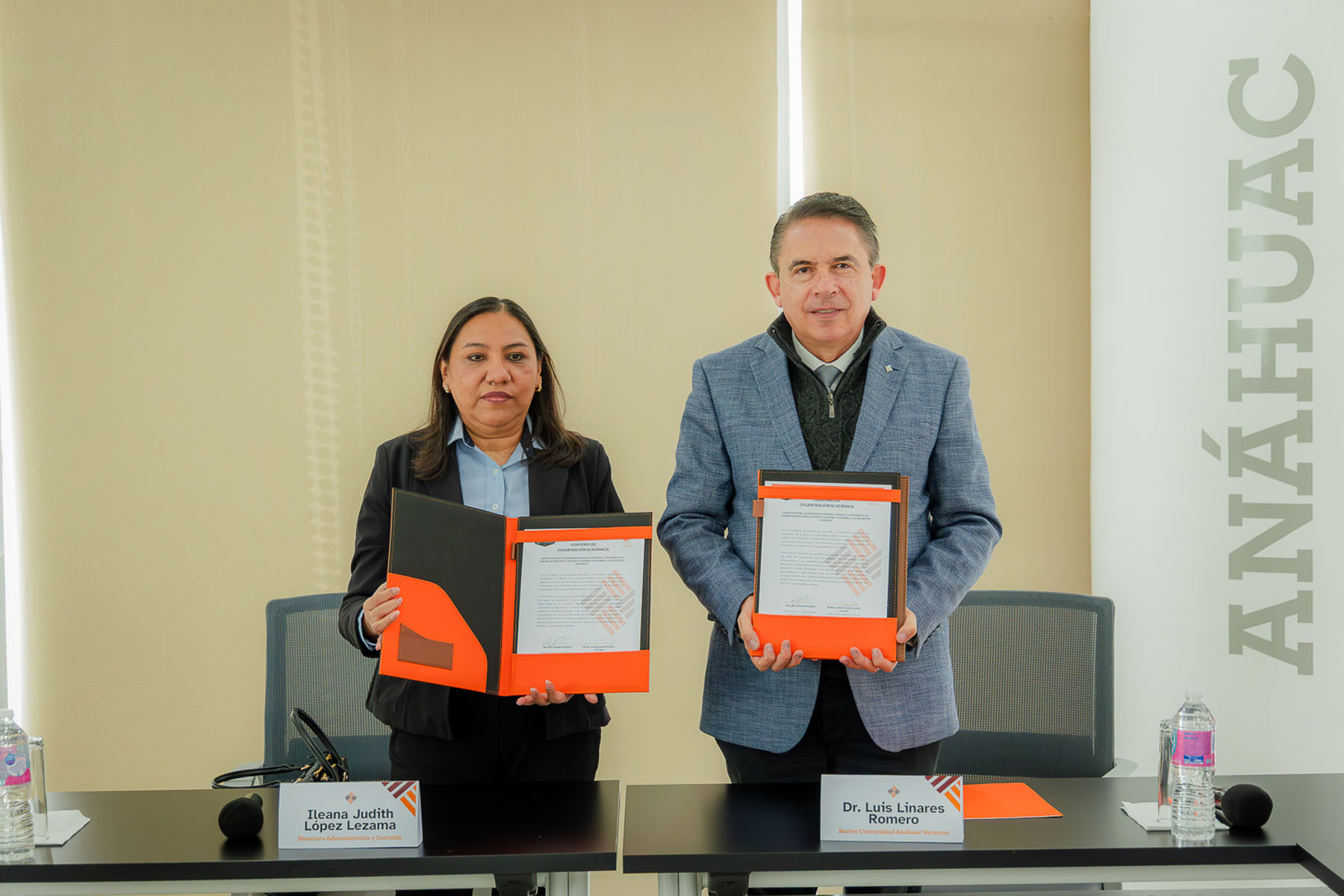 12 / 18 - Firma de Convenio con Rovianda 12 / 18 - Firma de Convenio con Rovianda