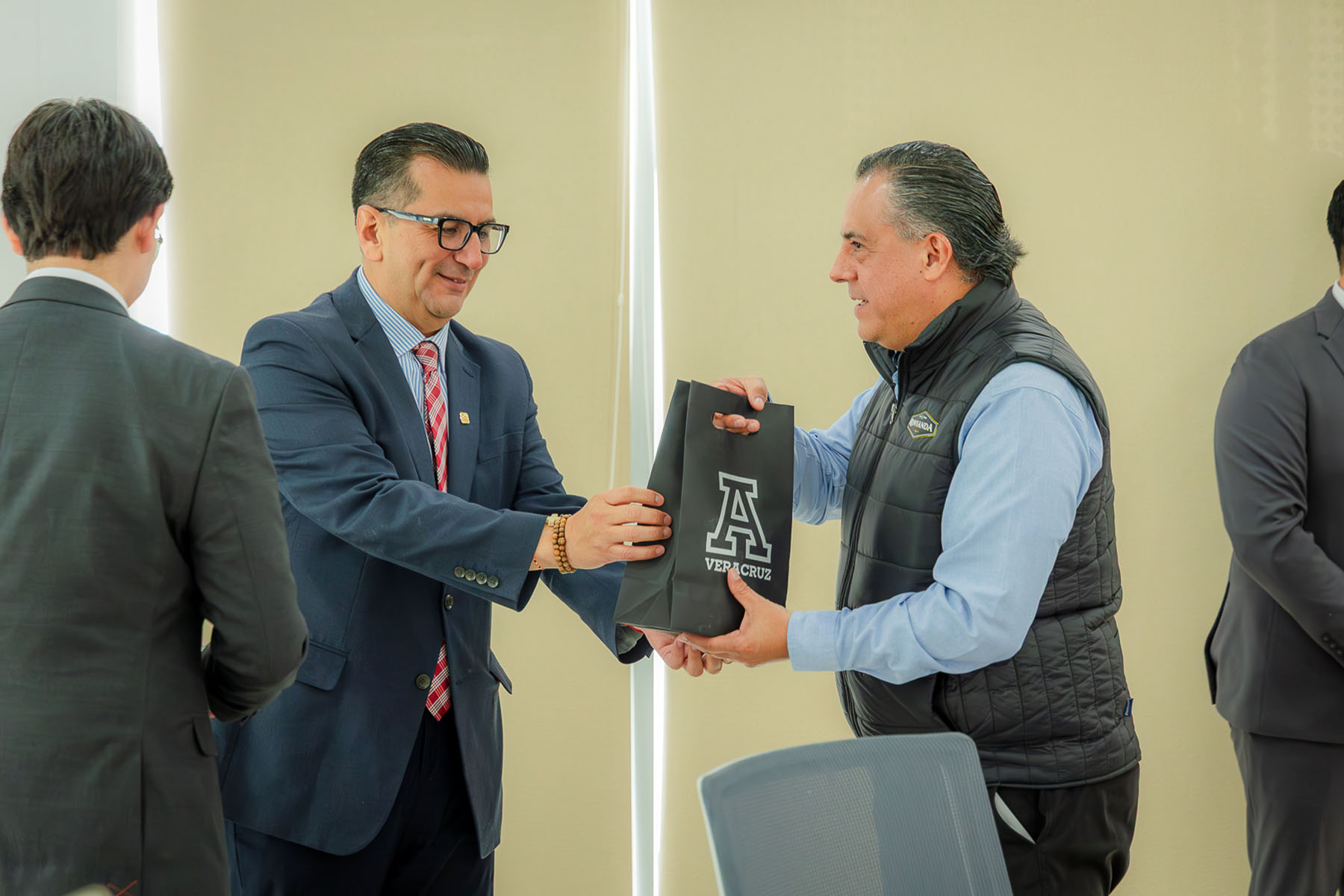 16 / 18 - Firma de Convenio con Rovianda 16 / 18 - Firma de Convenio con Rovianda