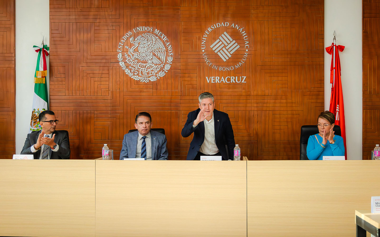 3 / 17 - Firma de Convenio con la Universidad Veracruzana 3 / 17 - Firma de Convenio con la Universidad Veracruzana