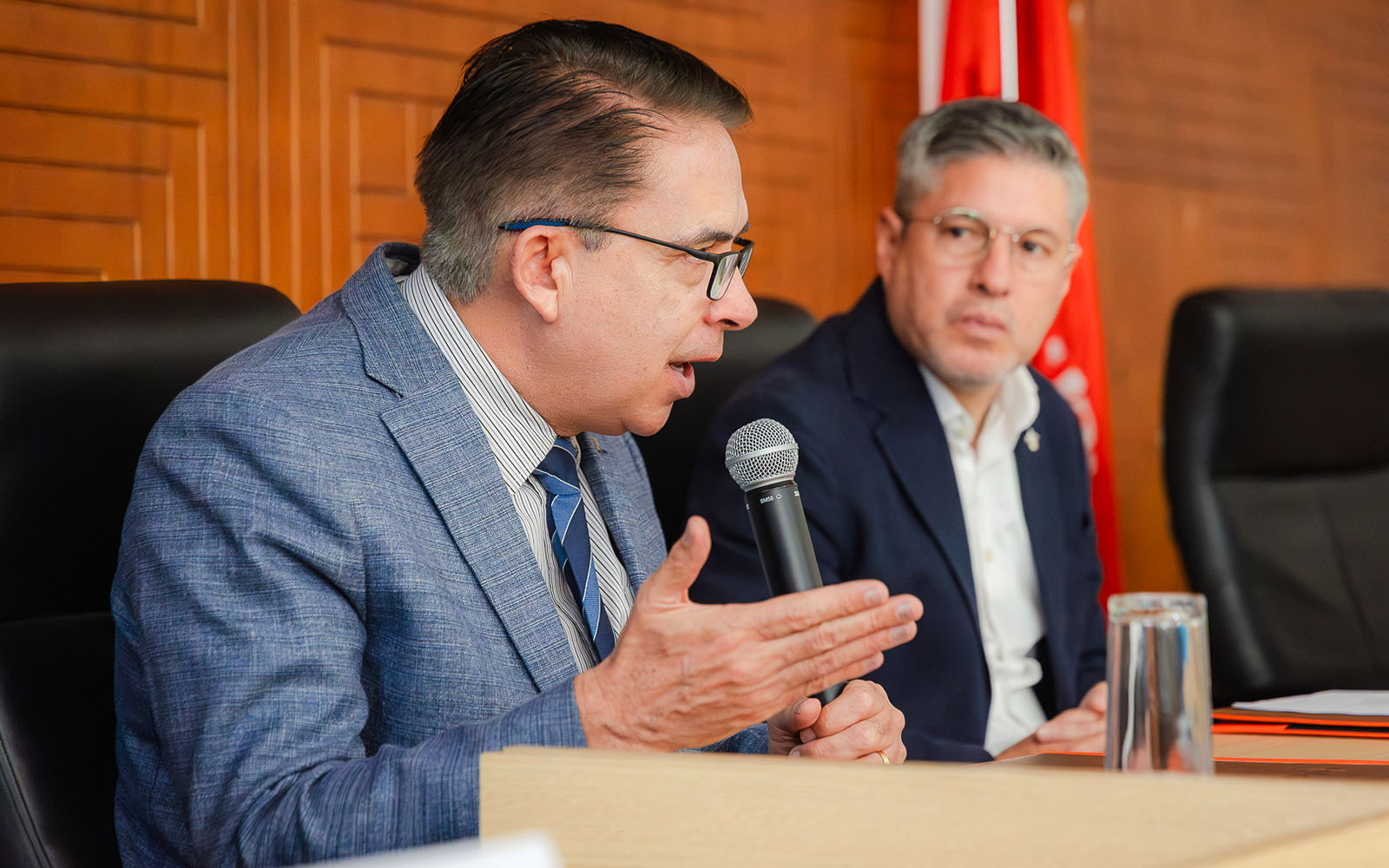 4 / 17 - Firma de Convenio con la Universidad Veracruzana 4 / 17 - Firma de Convenio con la Universidad Veracruzana