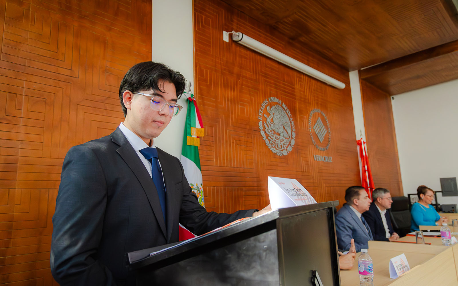 8 / 17 - Firma de Convenio con la Universidad Veracruzana 8 / 17 - Firma de Convenio con la Universidad Veracruzana