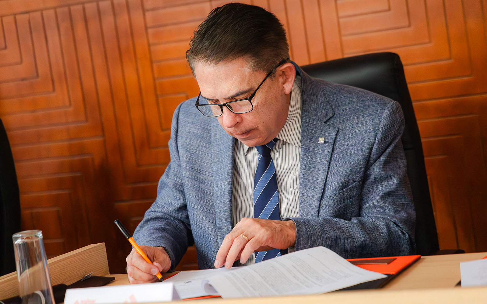 12 / 17 - Firma de Convenio con la Universidad Veracruzana 12 / 17 - Firma de Convenio con la Universidad Veracruzana