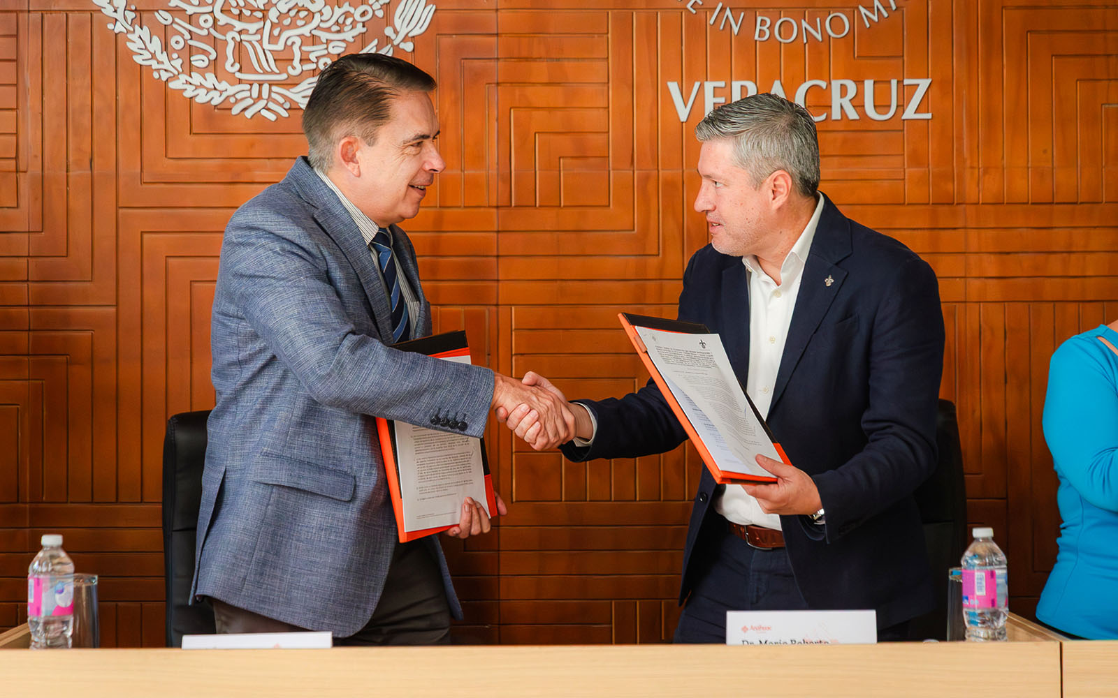 17 / 17 - Firma de Convenio con la Universidad Veracruzana 17 / 17 - Firma de Convenio con la Universidad Veracruzana