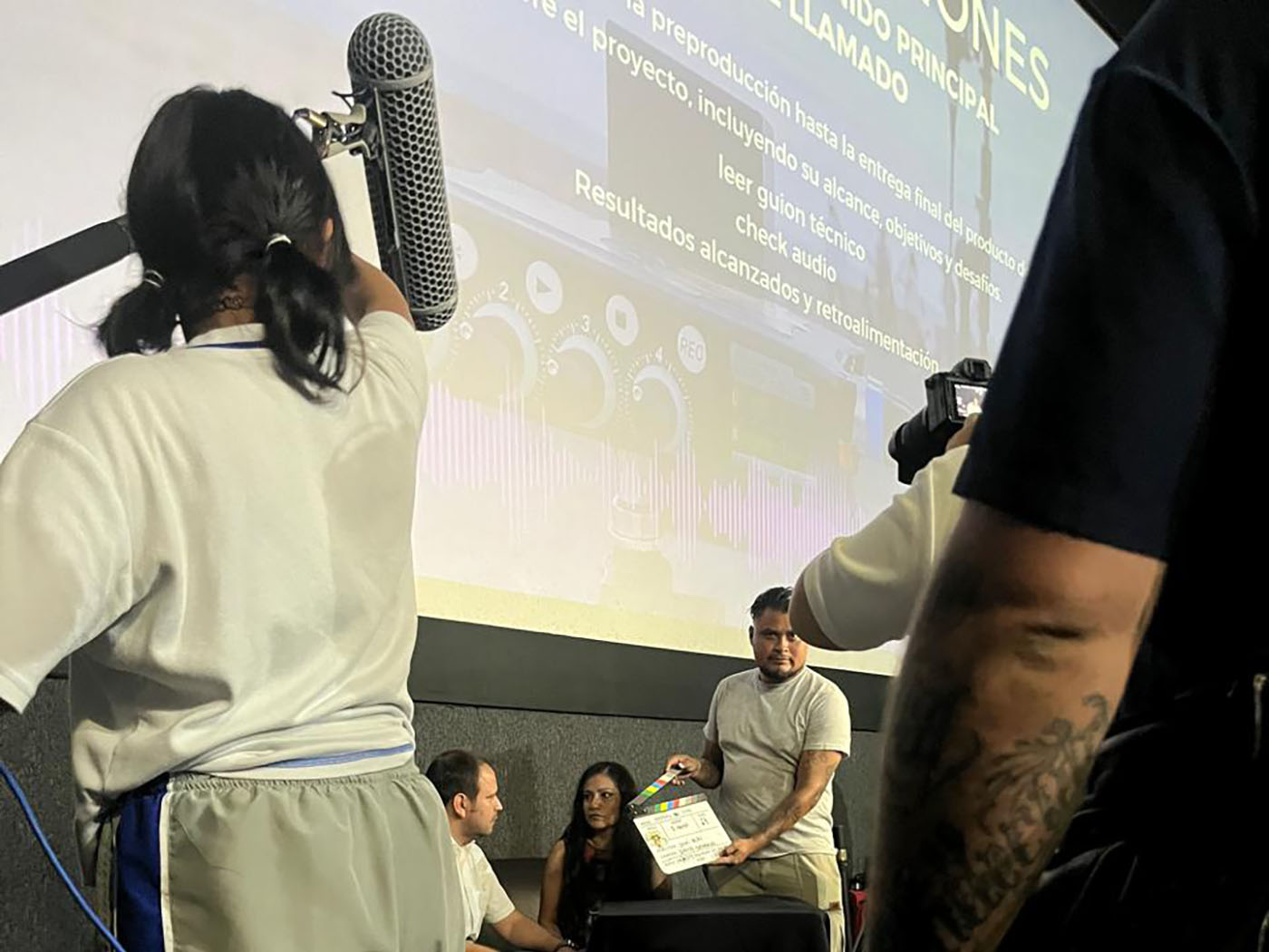 8 / 9 - Alumnos de Diseño Multimedia en el Festival Internacional de Cine de Orizaba 8 / 9 - Alumnos de Diseño Multimedia en el Festival Internacional de Cine de Orizaba