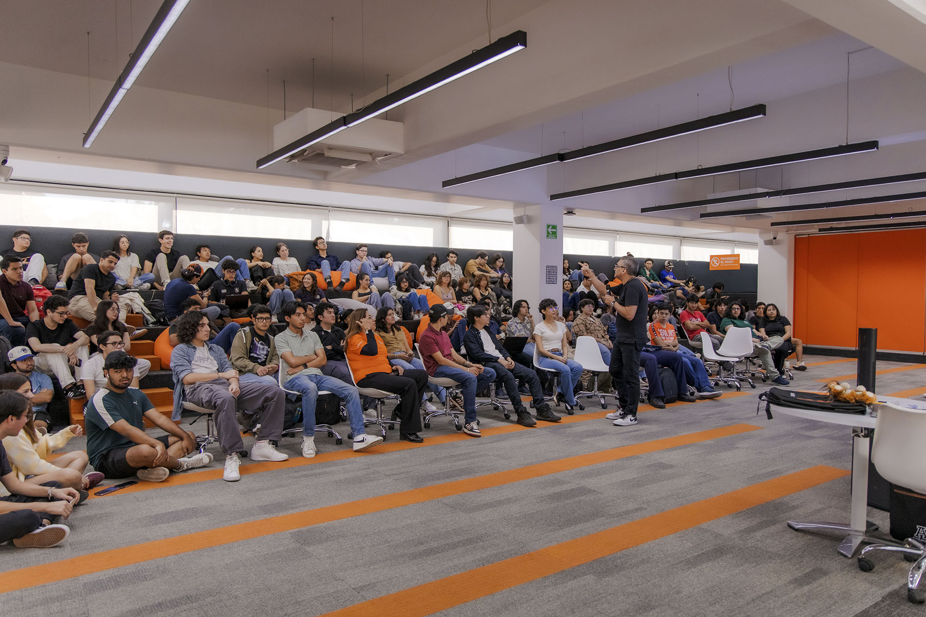 4 / 12 - Mentalidad 10x en los Negocios: Jornada de Emprendimiento 4 / 12 - Mentalidad 10x en los Negocios: Jornada de Emprendimiento