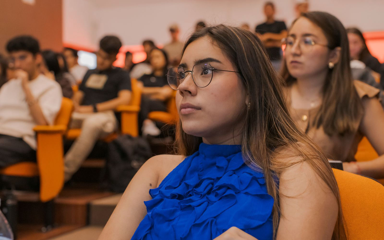 3 / 5 - De la Mesa Directiva al Éxito Empresarial 3 / 5 - De la Mesa Directiva al Éxito Empresarial