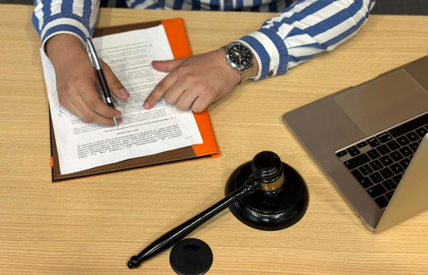 2 / 5 - Prácticas Profesionales en la Notaría No. 5 de Córdoba 2 / 5 - Prácticas Profesionales en la Notaría No. 5 de Córdoba