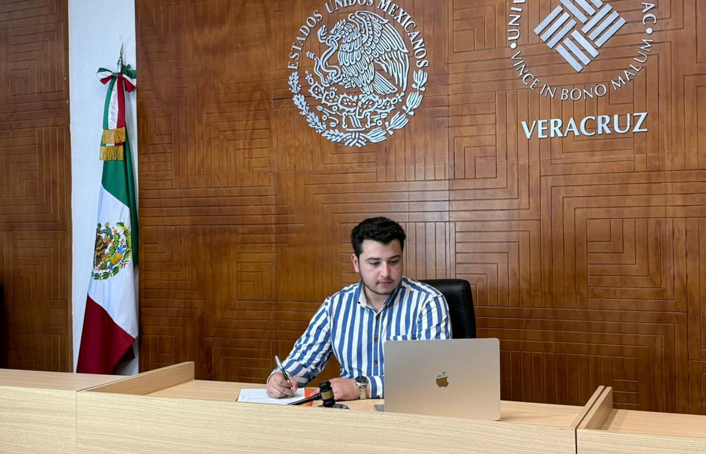 4 / 5 - Prácticas Profesionales en la Notaría No. 5 de Córdoba 4 / 5 - Prácticas Profesionales en la Notaría No. 5 de Córdoba