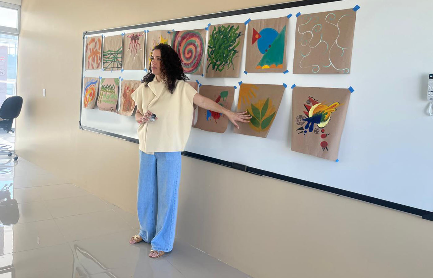 4 / 9 - Taller de Exploración Perceptual con la Diseñadora Industrial Claudia Bueno Ross 4 / 9 - Taller de Exploración Perceptual con la Diseñadora Industrial Claudia Bueno Ross