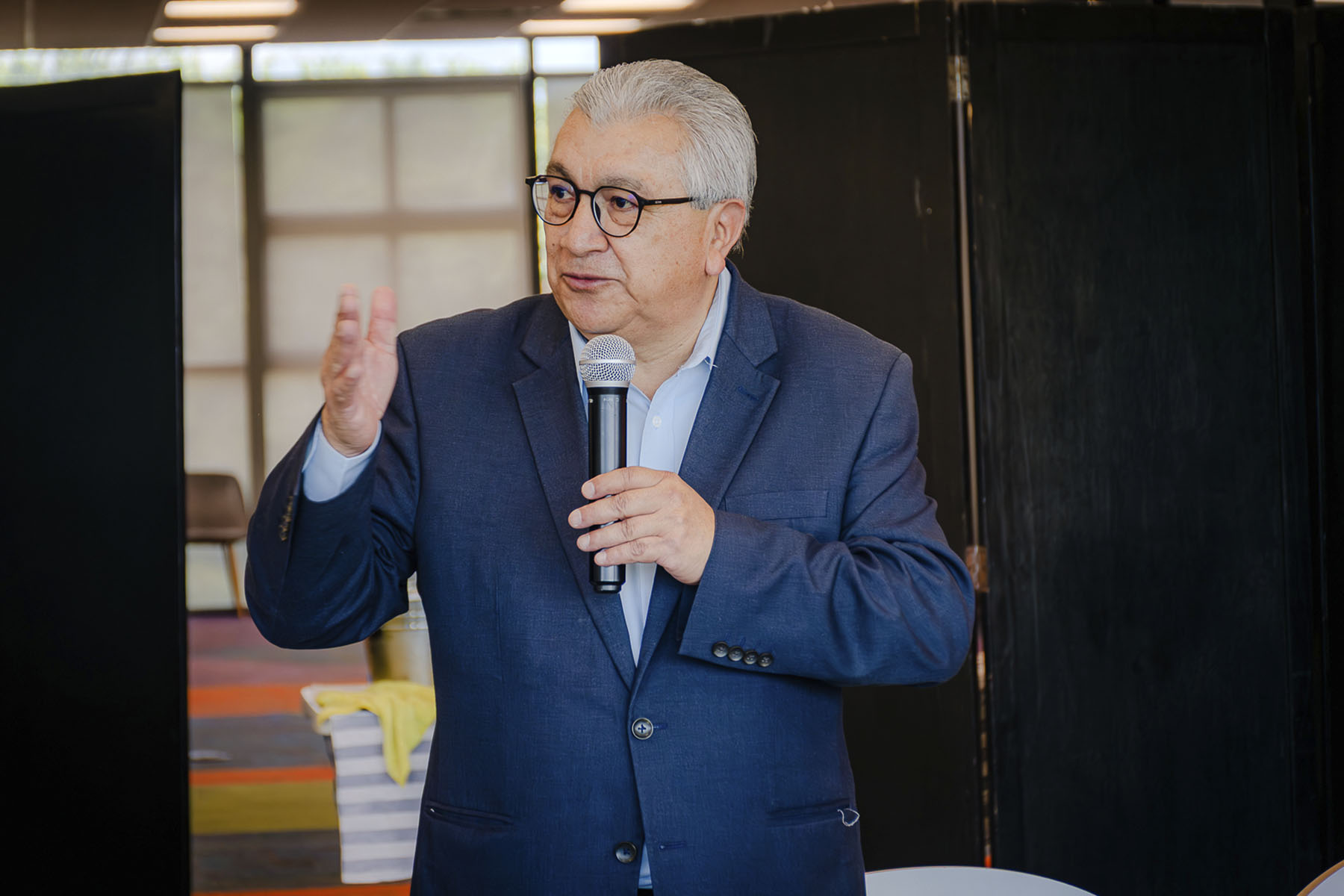 14 / 20 - La Meta Está Cerca: Ceremonia de Clausura de la Maestría en Economía y Negocios 14 / 20 - La Meta Está Cerca: Ceremonia de Clausura de la Maestría en Economía y Negocios