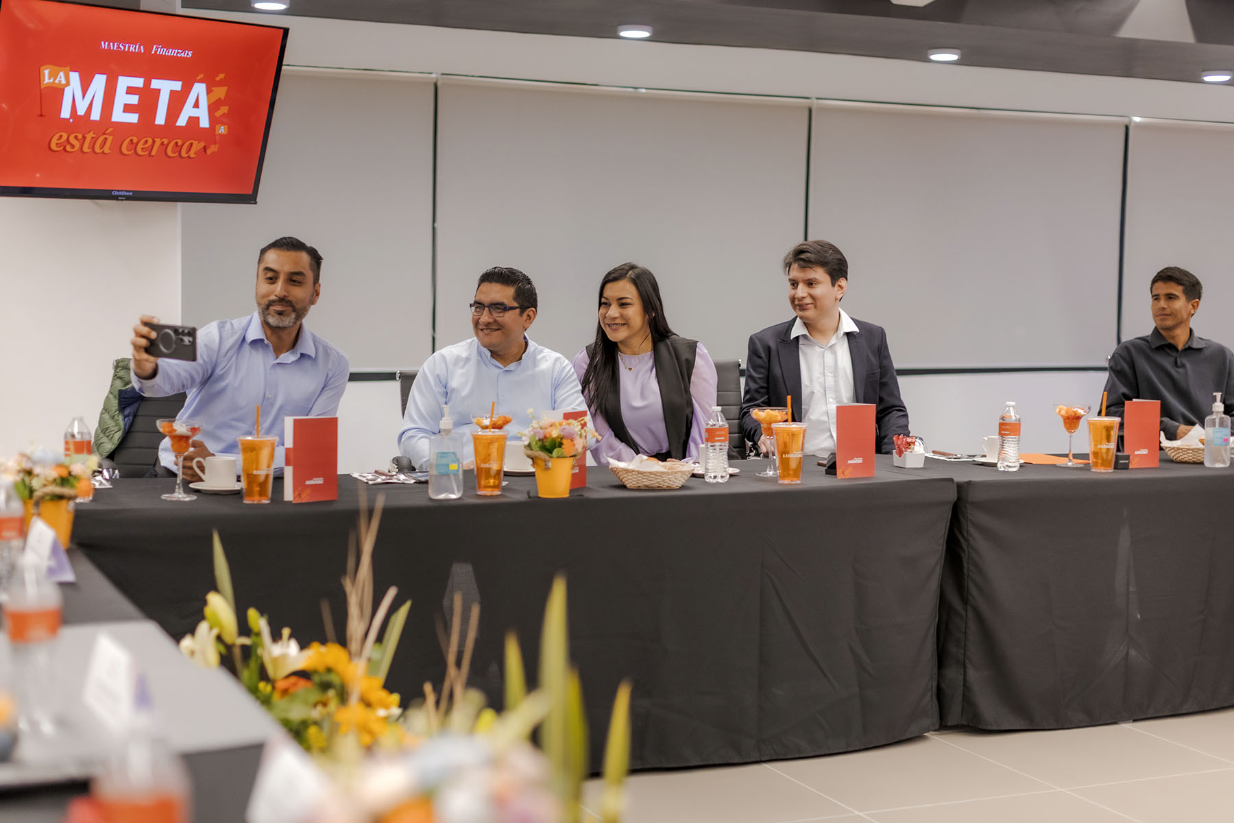 5 / 24 - La Meta Está Cerca: Clausura de la Primera Generación de la Maestría en Finanzas 5 / 24 - La Meta Está Cerca: Clausura de la Primera Generación de la Maestría en Finanzas