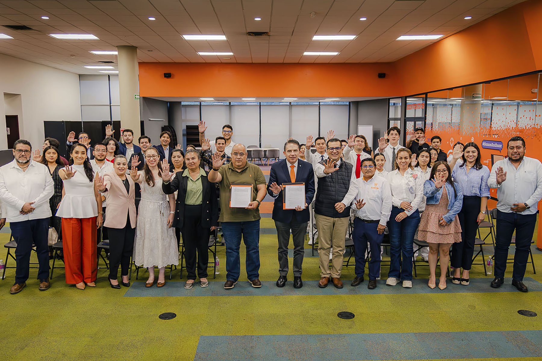 10 / 30 - Firma de Convenio con el Ayuntamiento de Fortín 10 / 30 - Firma de Convenio con el Ayuntamiento de Fortín