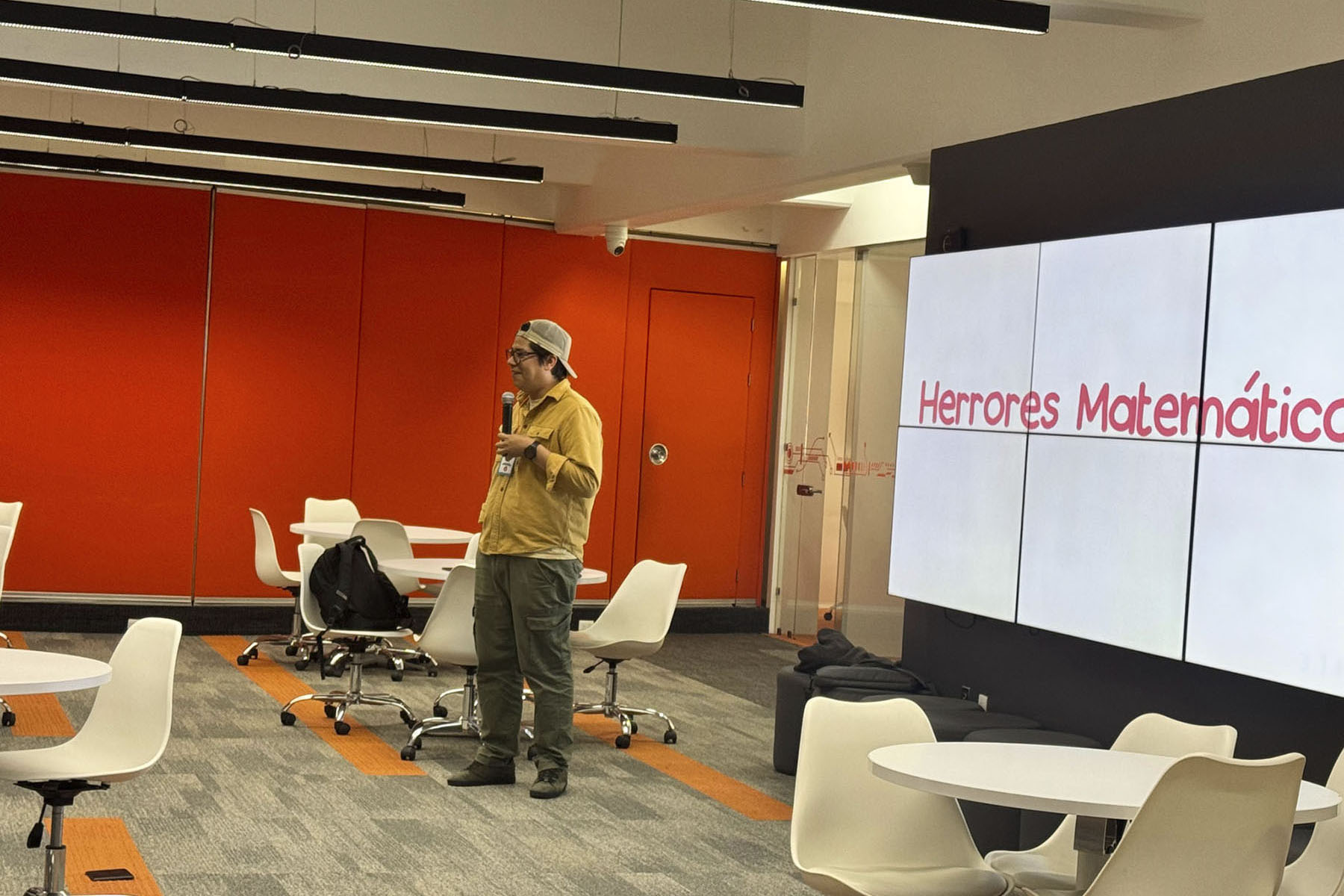 2 / 4 - Día Internacional de las Matemáticas 2 / 4 - Día Internacional de las Matemáticas