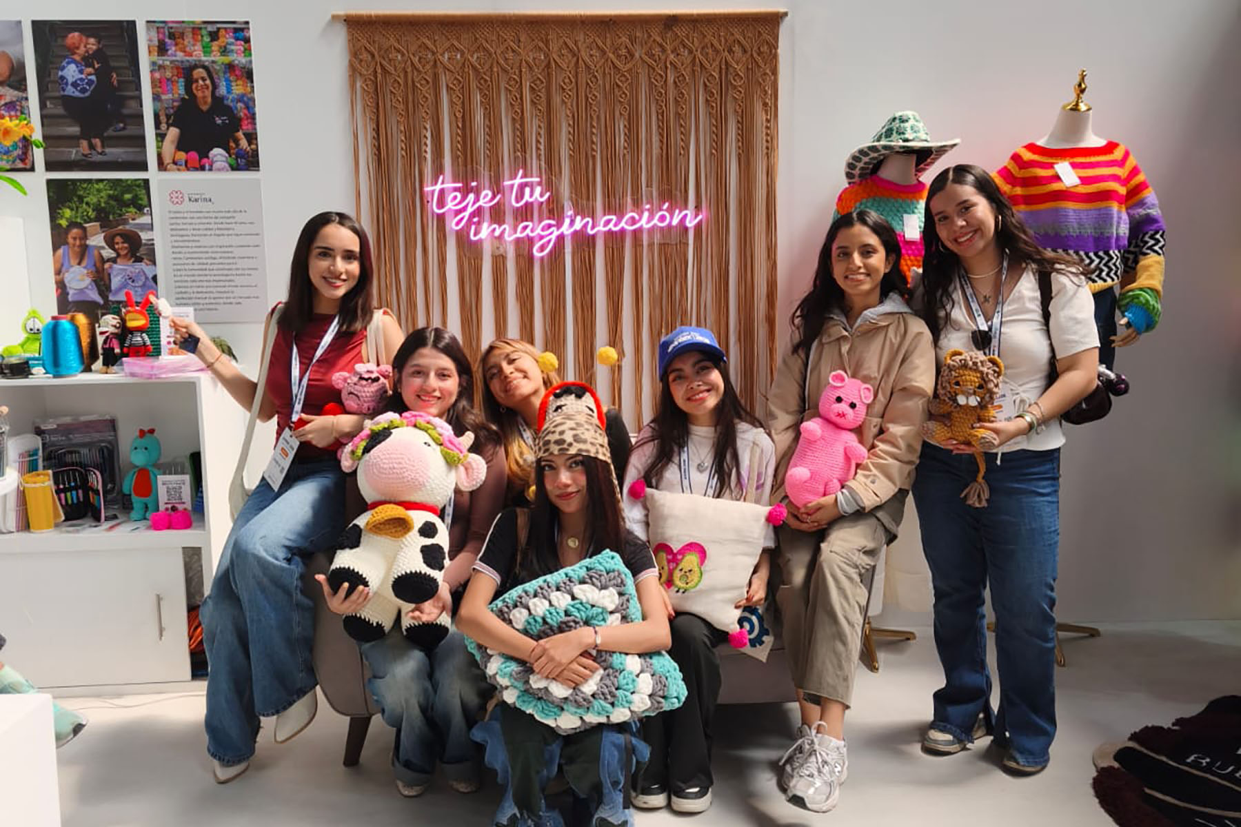 10 / 10 - Estudiantes de Diseño de Moda Fortalecen su Formación Profesional en EXINTEX 10 / 10 - Estudiantes de Diseño de Moda Fortalecen su Formación Profesional en EXINTEX