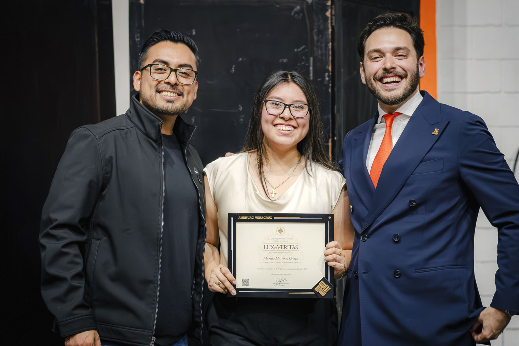 105 / 110 - Premios Lux et Veritas: Galería 105 / 110 - Premios Lux et Veritas: Galería