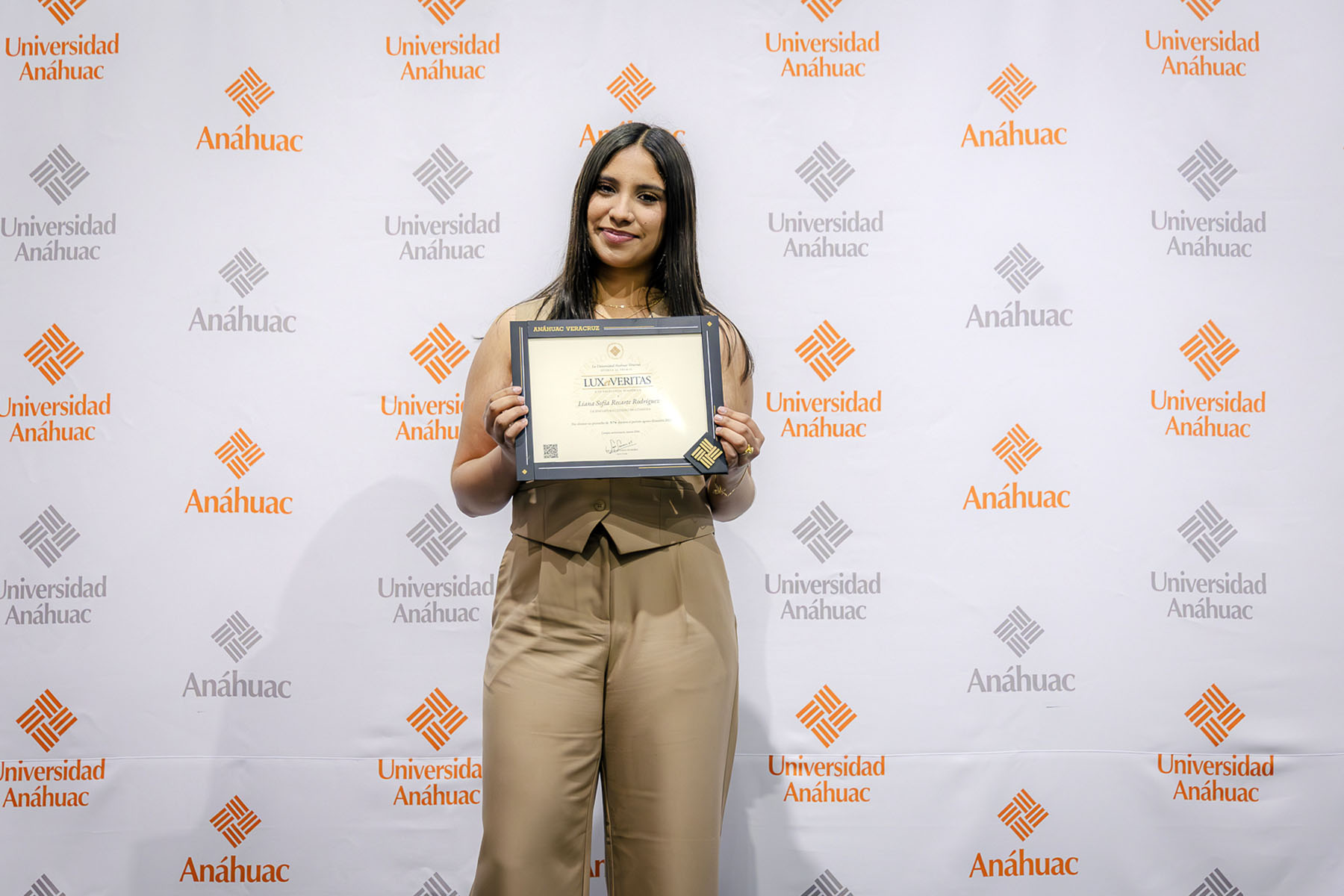 18 / 110 - Premios Lux et Veritas: Galería 18 / 110 - Premios Lux et Veritas: Galería