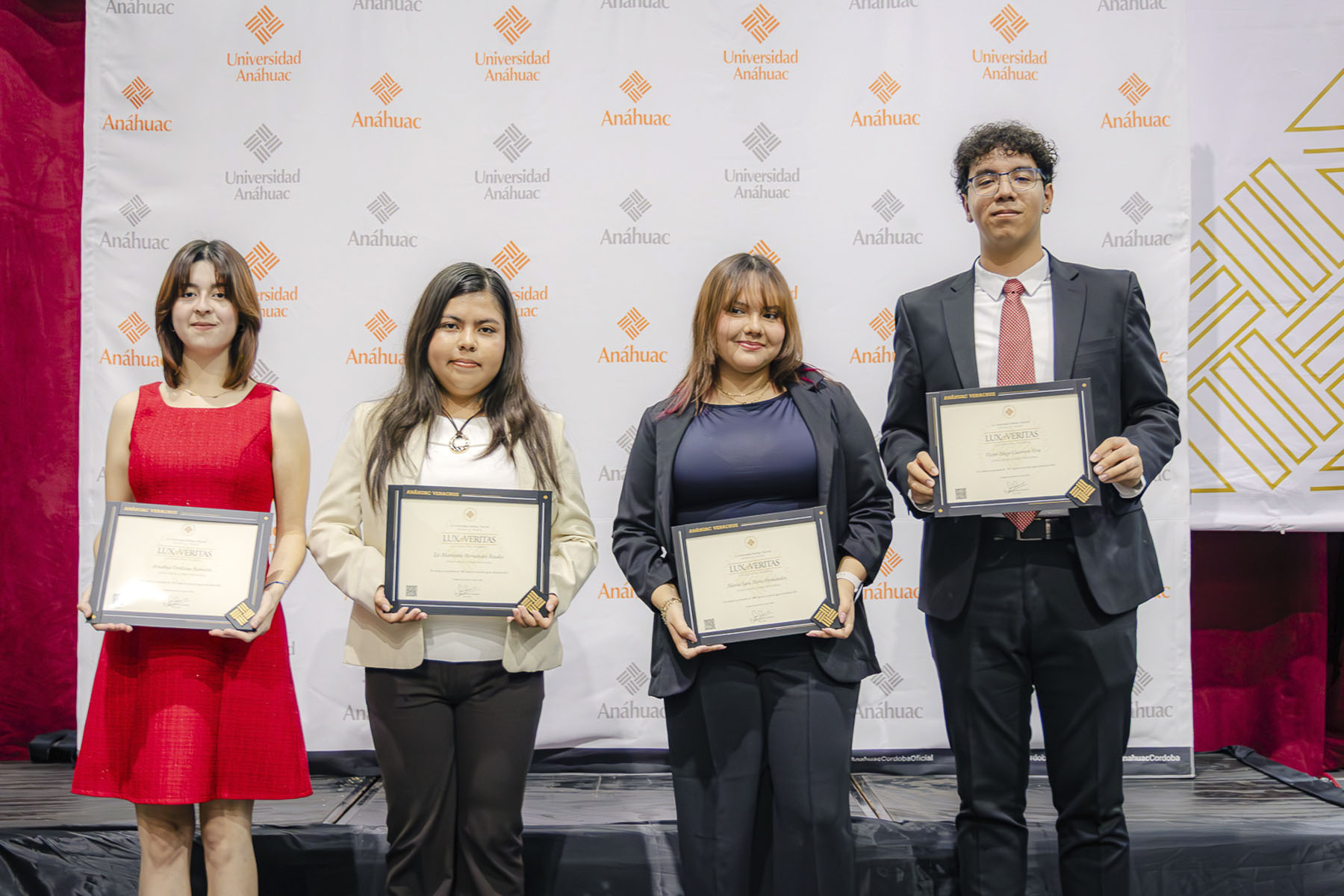 19 / 110 - Premios Lux et Veritas: Galería 19 / 110 - Premios Lux et Veritas: Galería