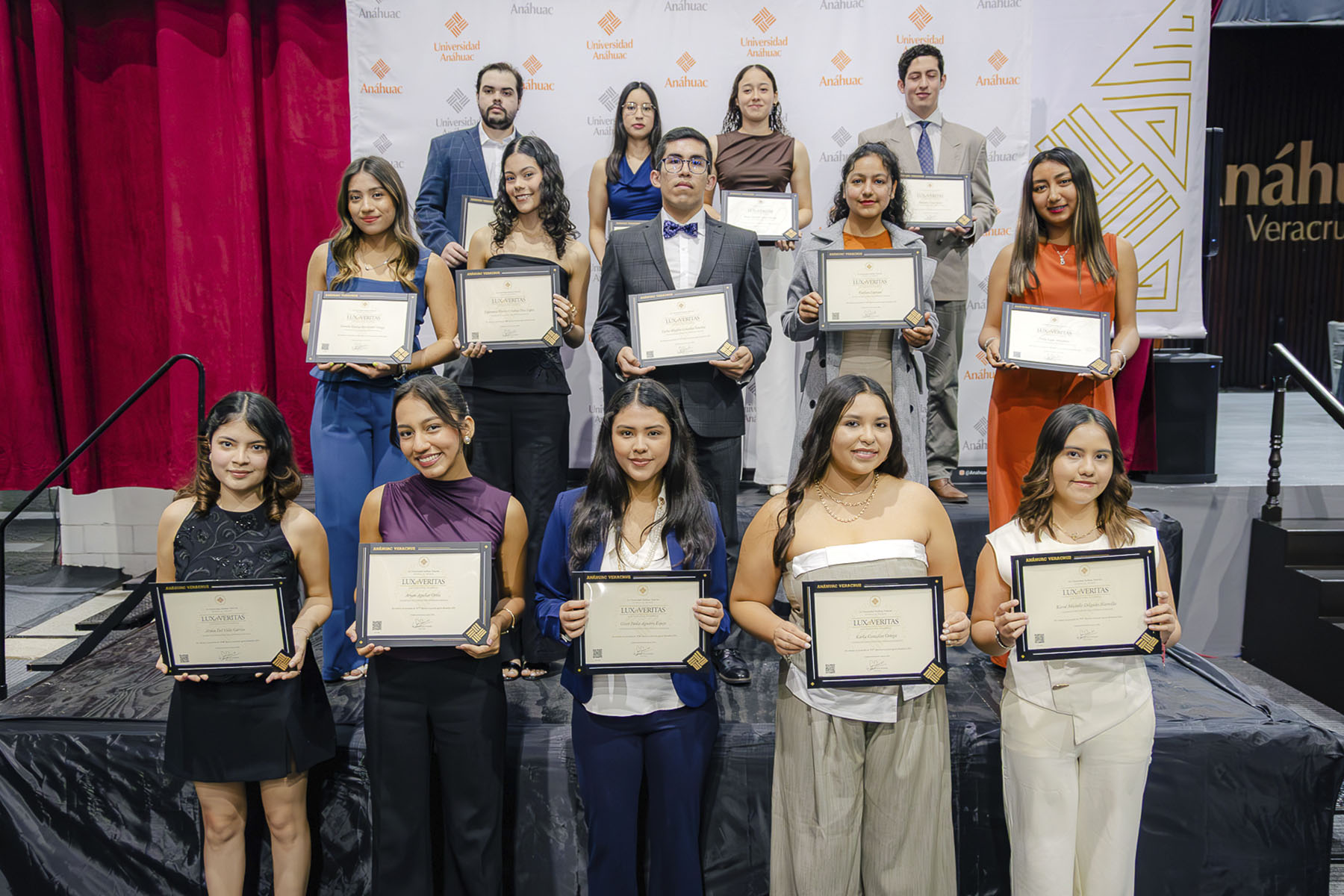 50 / 110 - Premios Lux et Veritas: Galería 50 / 110 - Premios Lux et Veritas: Galería