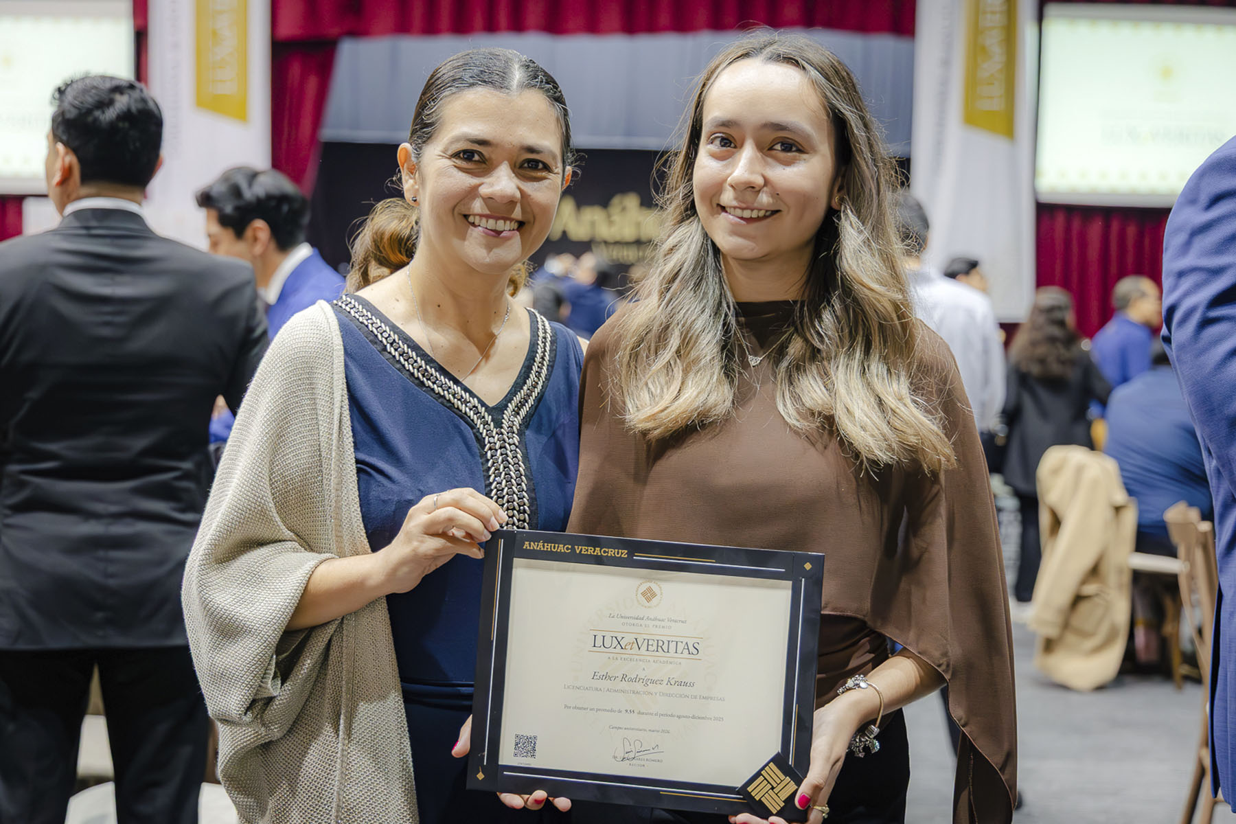 77 / 110 - Premios Lux et Veritas: Galería 77 / 110 - Premios Lux et Veritas: Galería