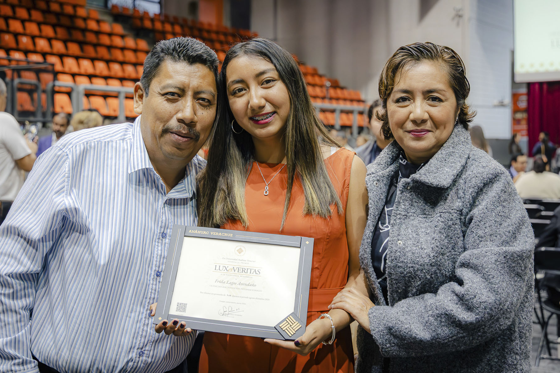 79 / 110 - Premios Lux et Veritas: Galería 79 / 110 - Premios Lux et Veritas: Galería